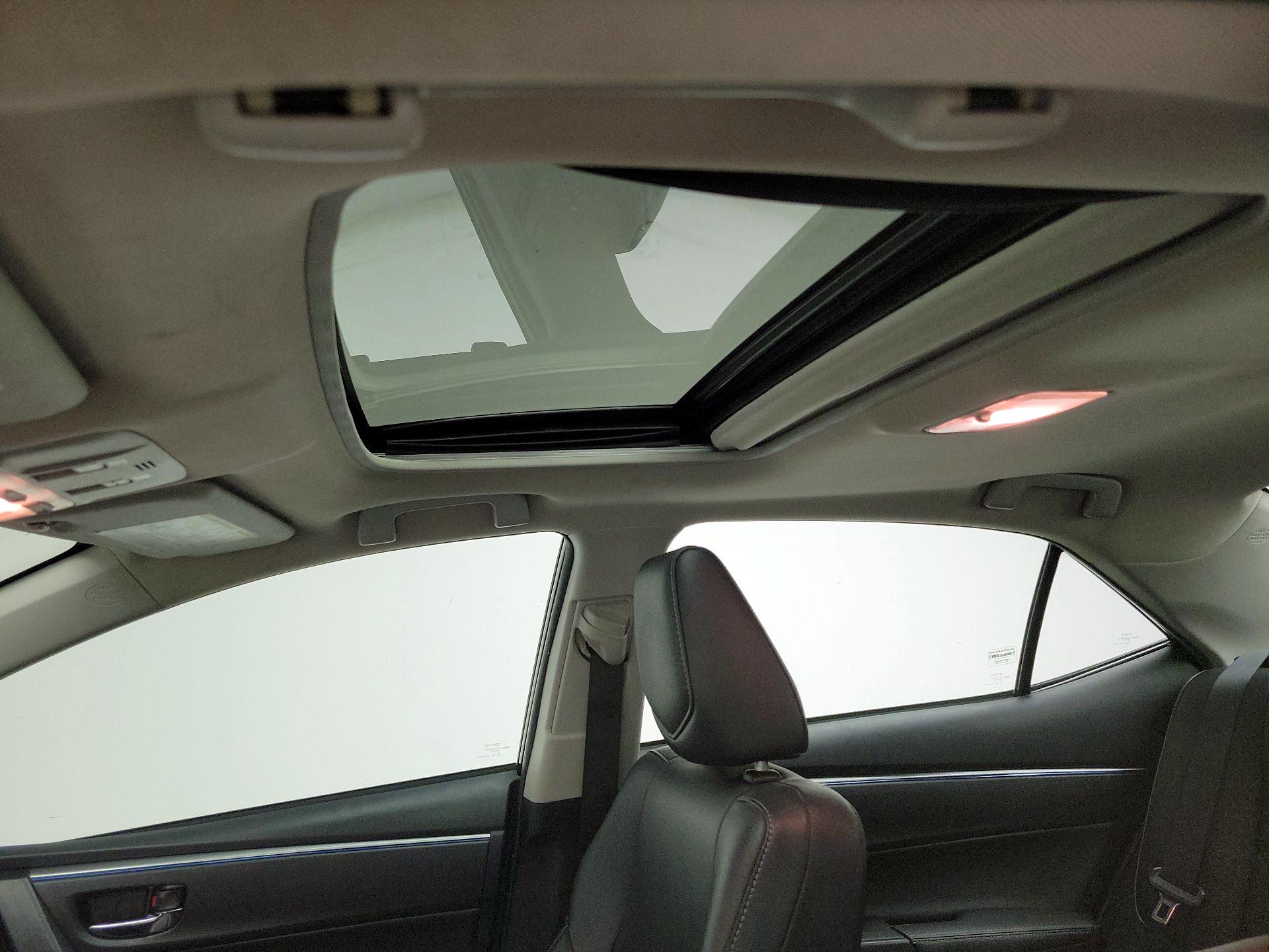 Thumbnail: 2015 Toyota Corolla - 19