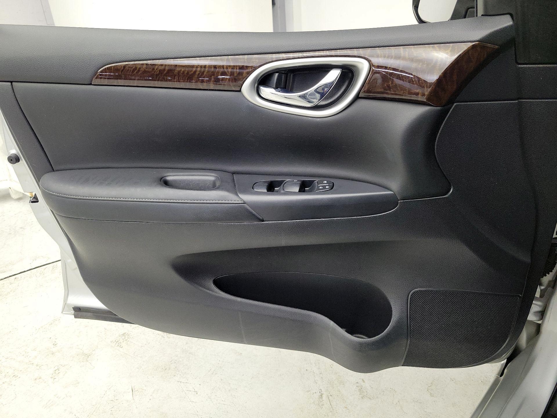 Thumbnail: 2014 Nissan Sentra - 12