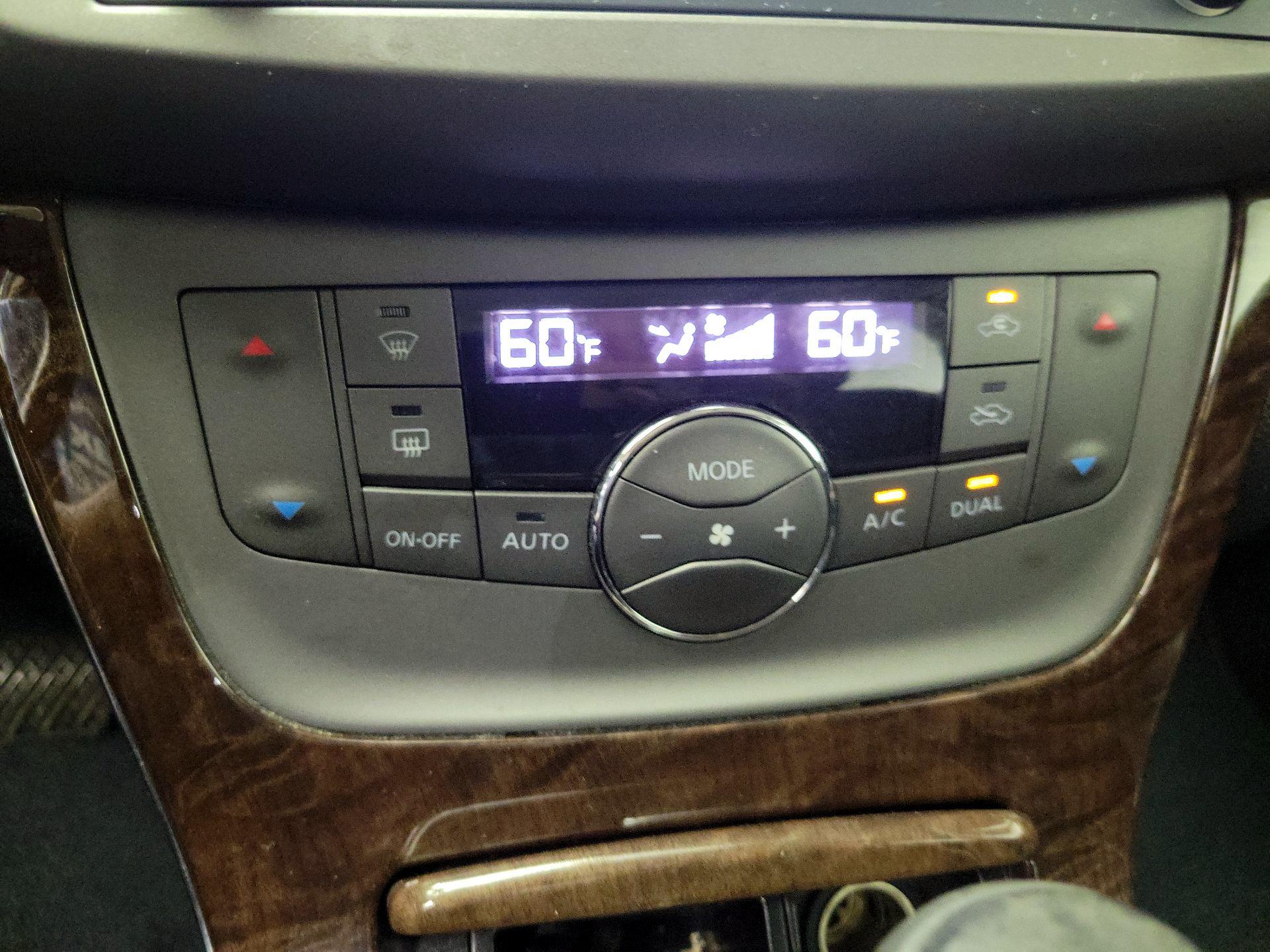 Thumbnail: 2014 Nissan Sentra - 17