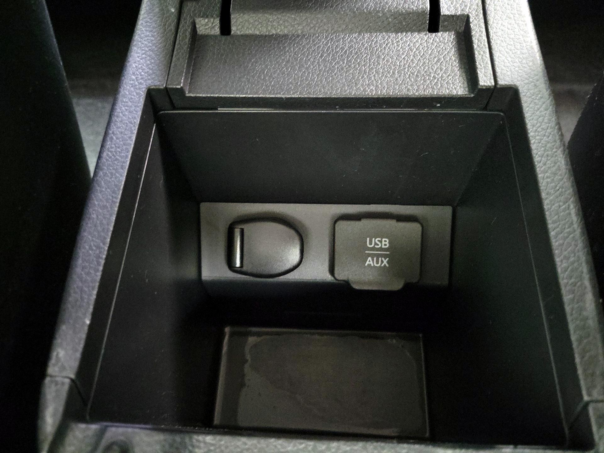 Thumbnail: 2014 Nissan Sentra - 19