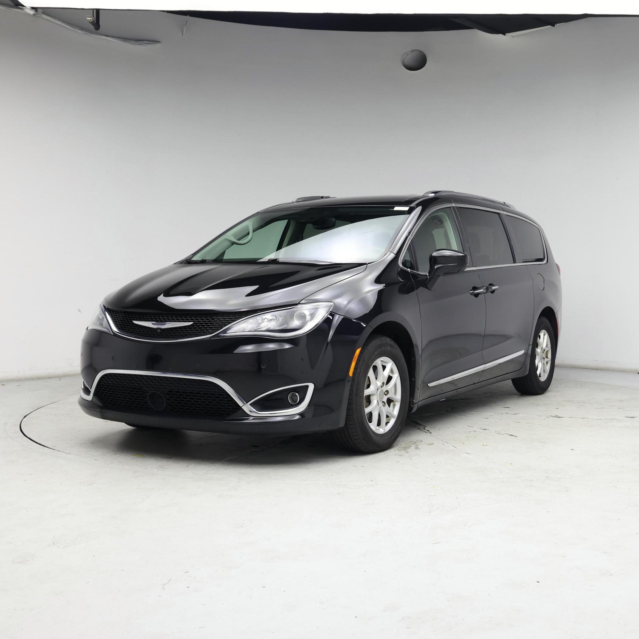 Thumbnail: 2020 Chrysler Pacifica - 4