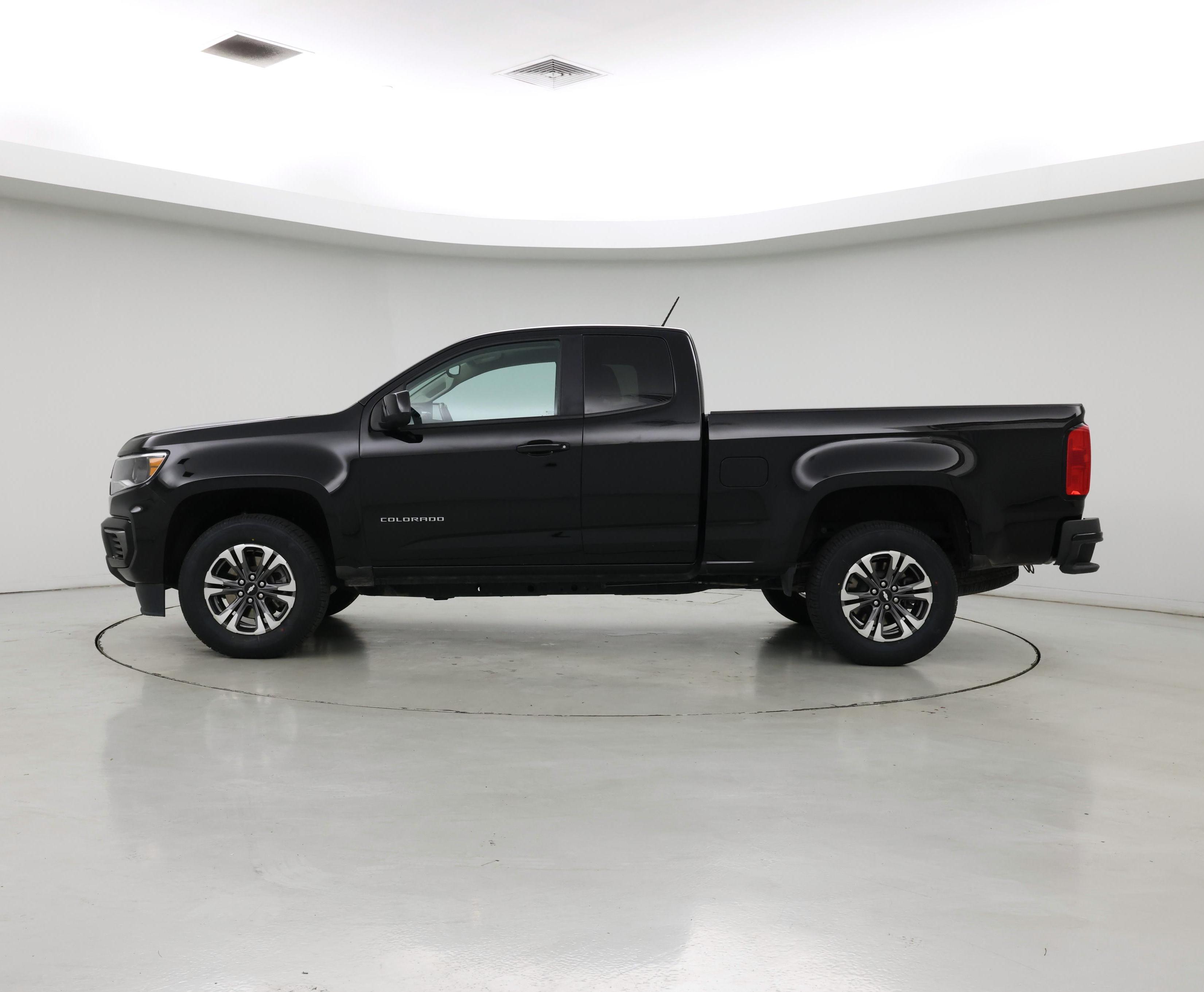 Thumbnail: 2022 Chevrolet Colorado - 3