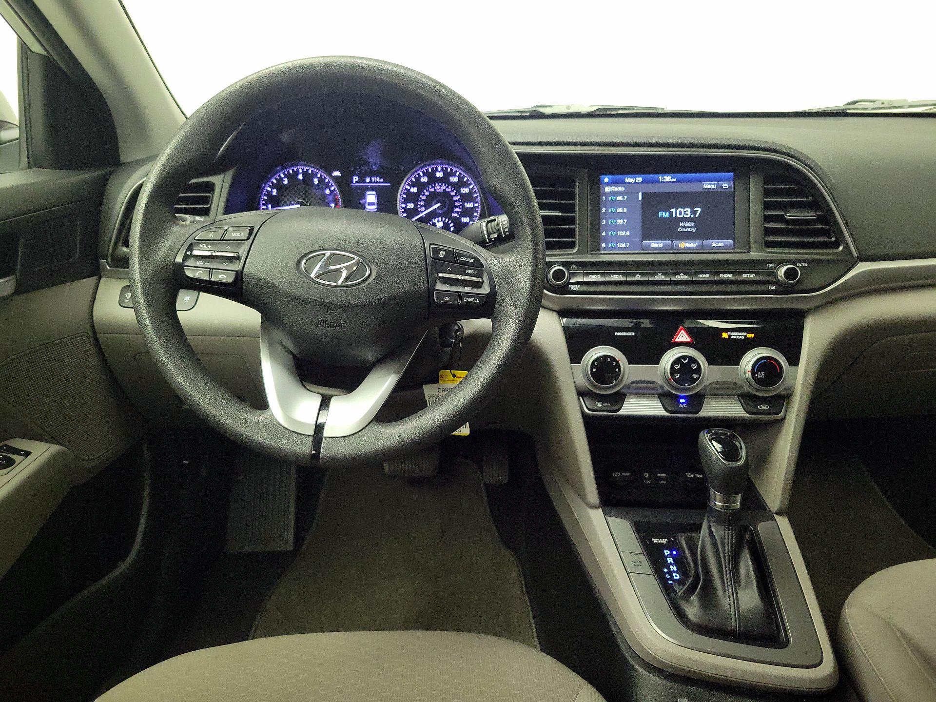 Thumbnail: 2019 Hyundai Elantra - 10