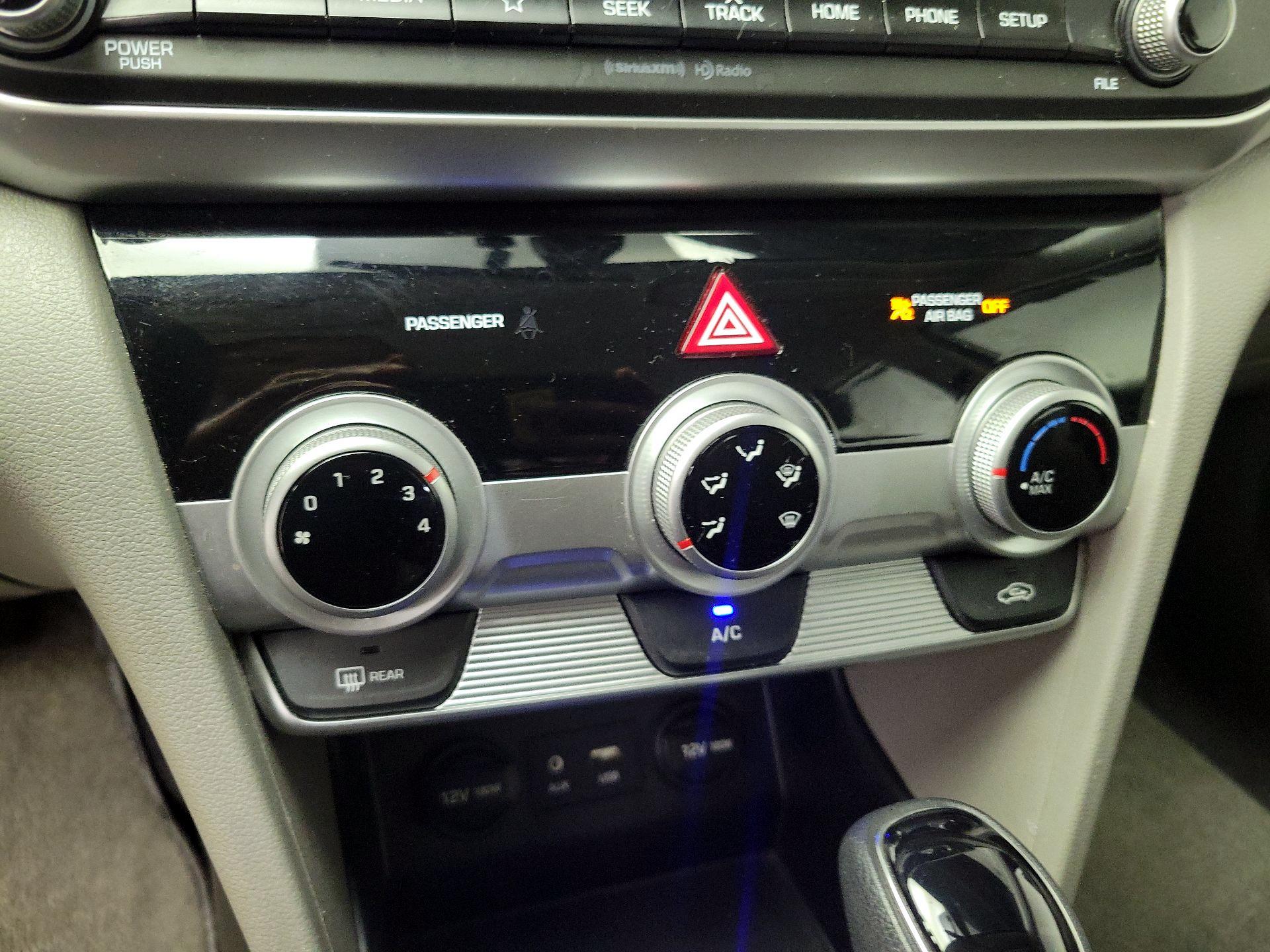 Thumbnail: 2019 Hyundai Elantra - 16