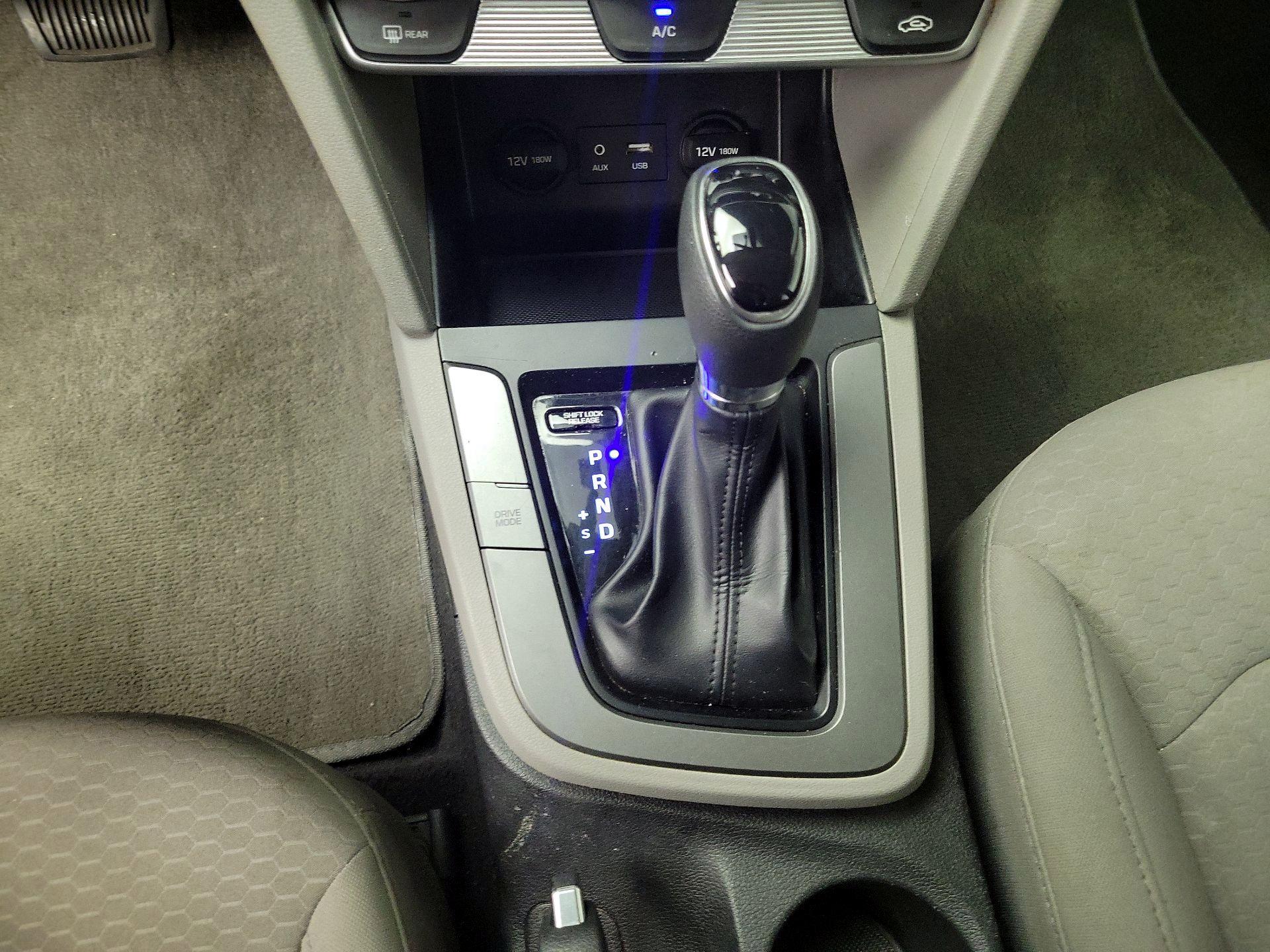 Thumbnail: 2019 Hyundai Elantra - 17