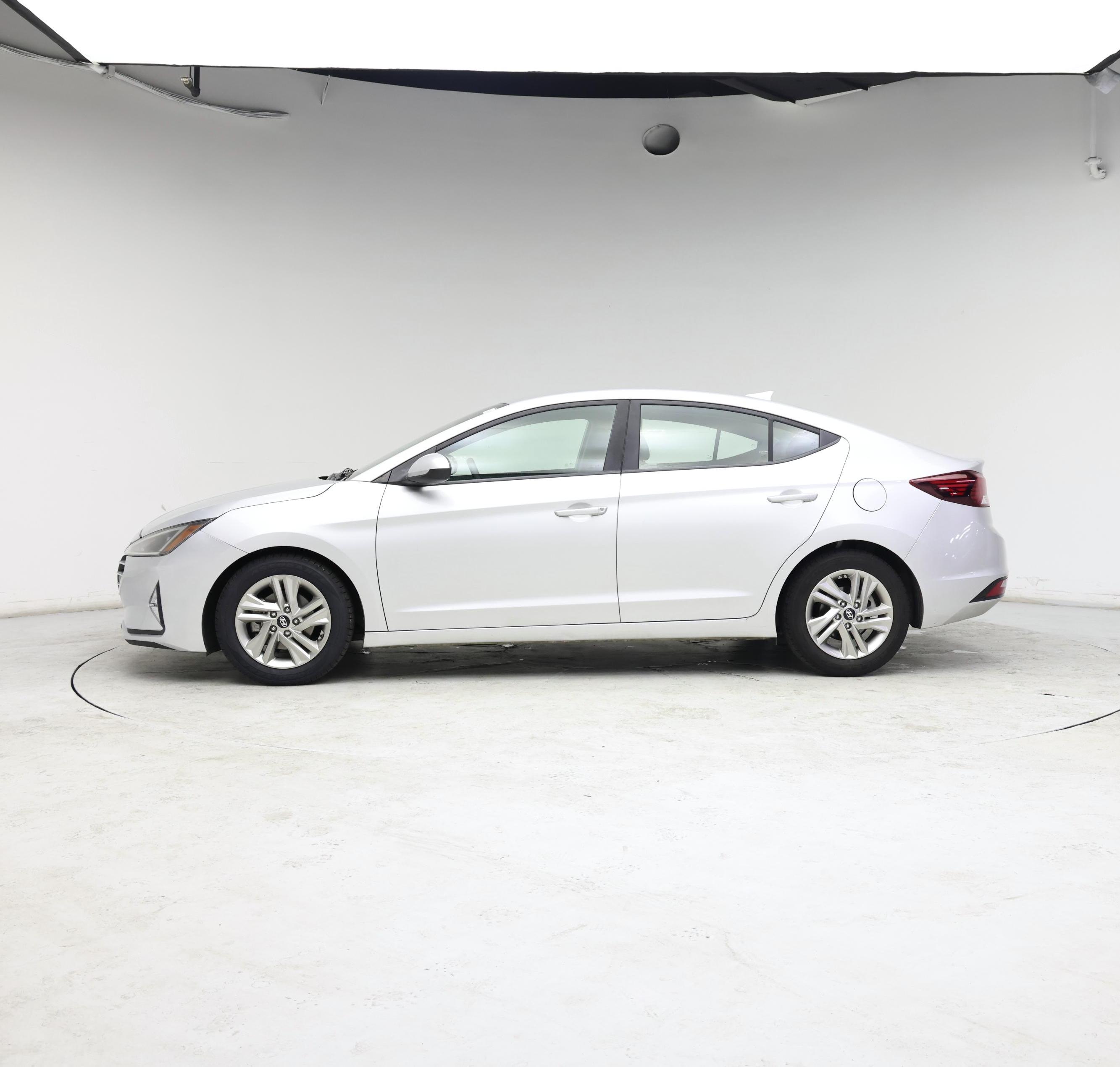 Thumbnail: 2019 Hyundai Elantra - 3