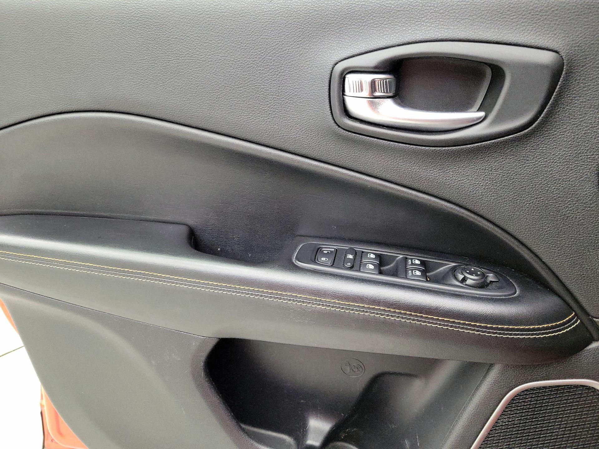 Thumbnail: 2019 Jeep Compass - 12