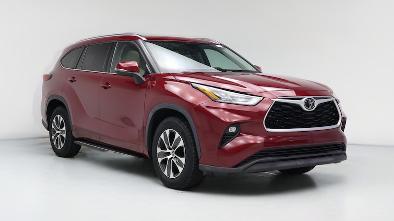 2020 Toyota Highlander XLE Hero Image