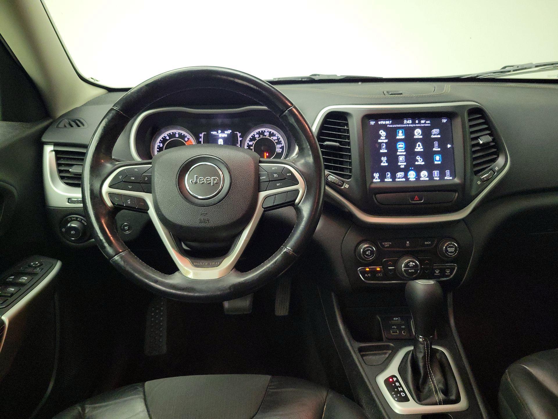 Thumbnail: 2018 Jeep Cherokee - 10