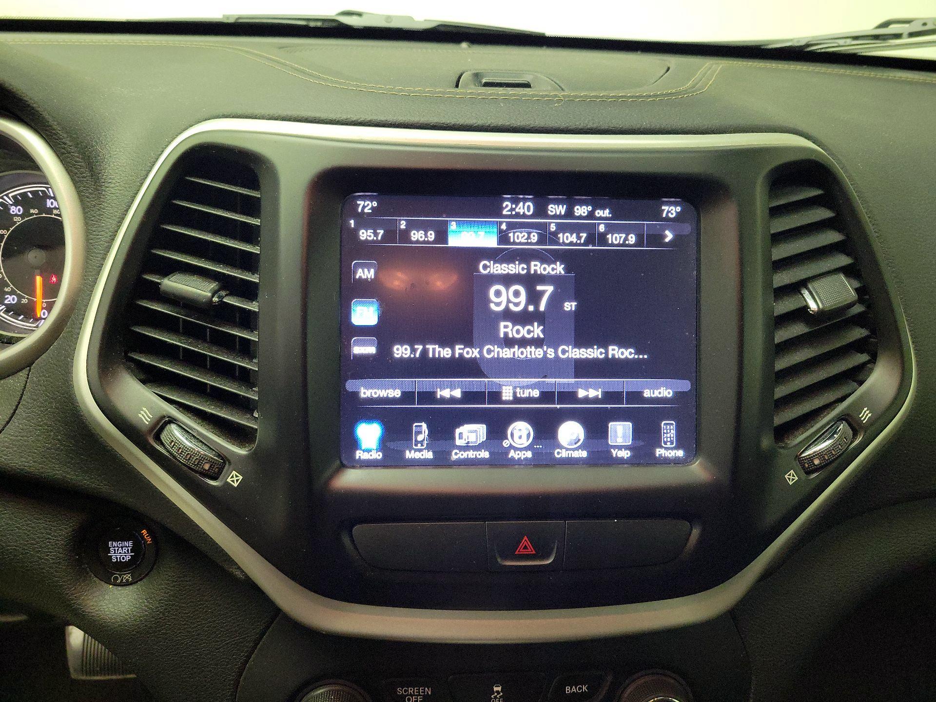 Thumbnail: 2018 Jeep Cherokee - 15