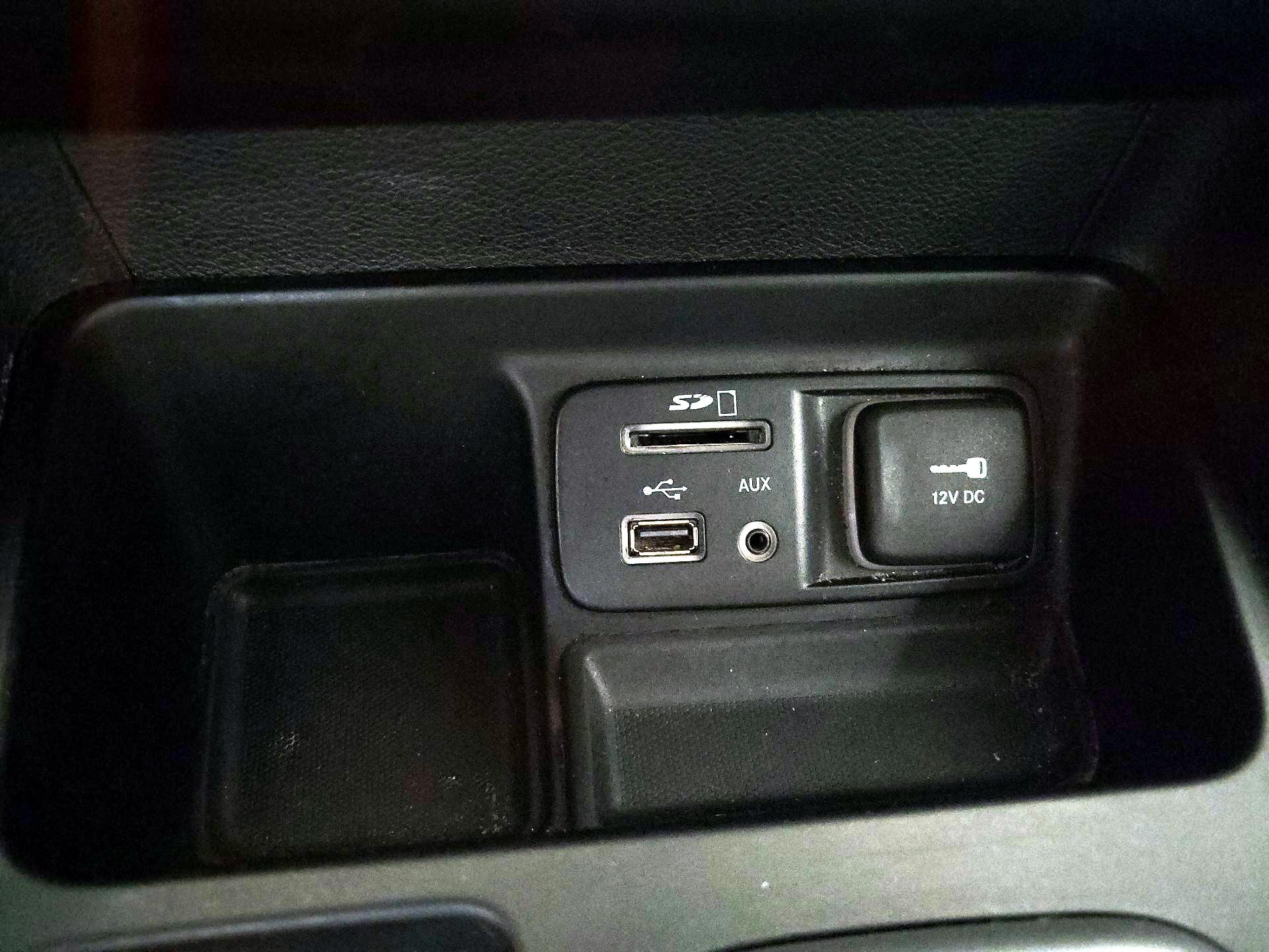 Thumbnail: 2018 Jeep Cherokee - 18