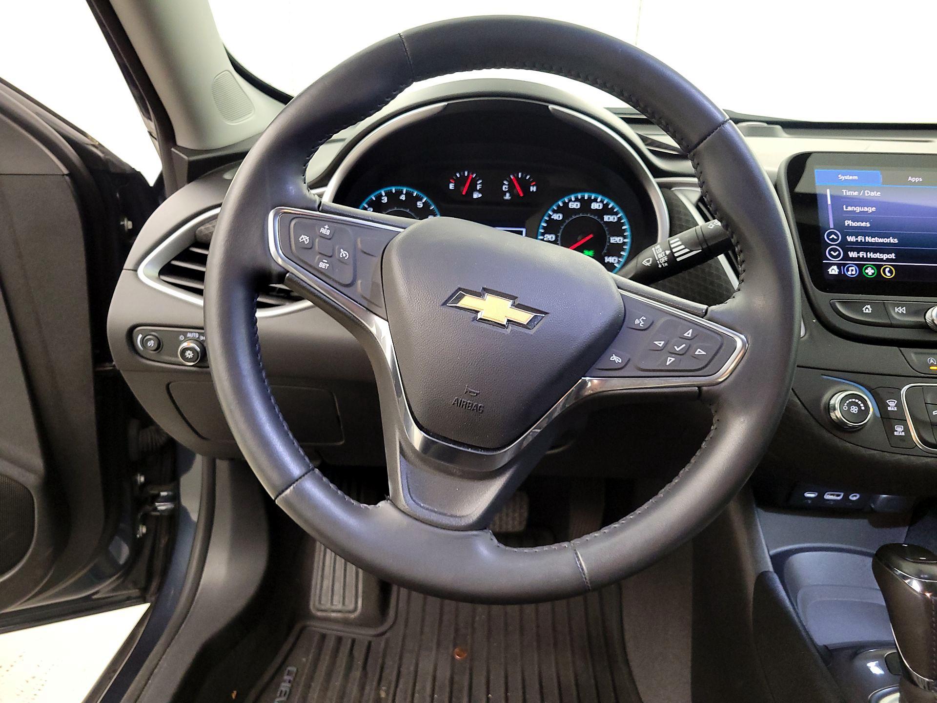 Thumbnail: 2020 Chevrolet Malibu - 10