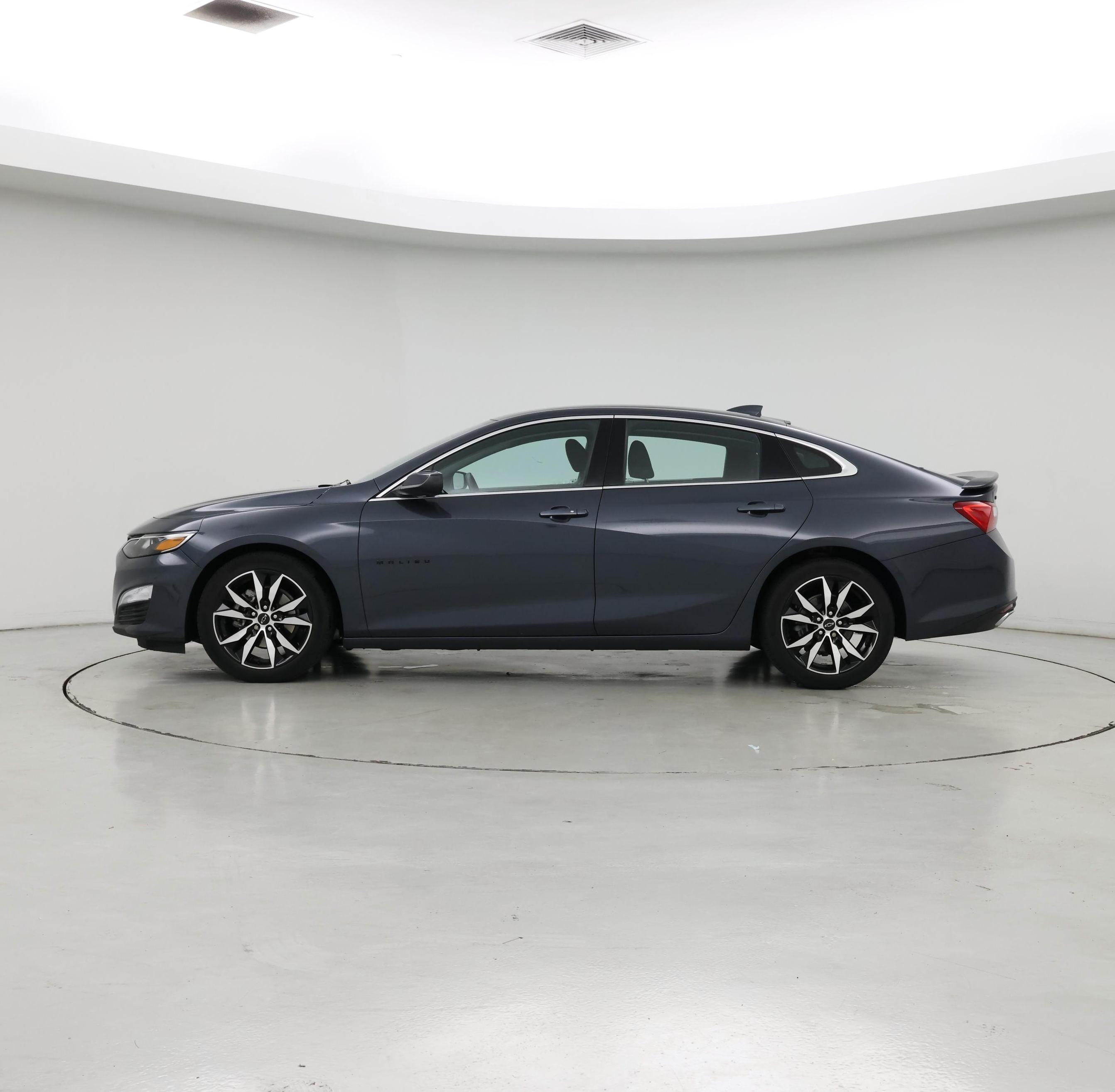Thumbnail: 2020 Chevrolet Malibu - 3