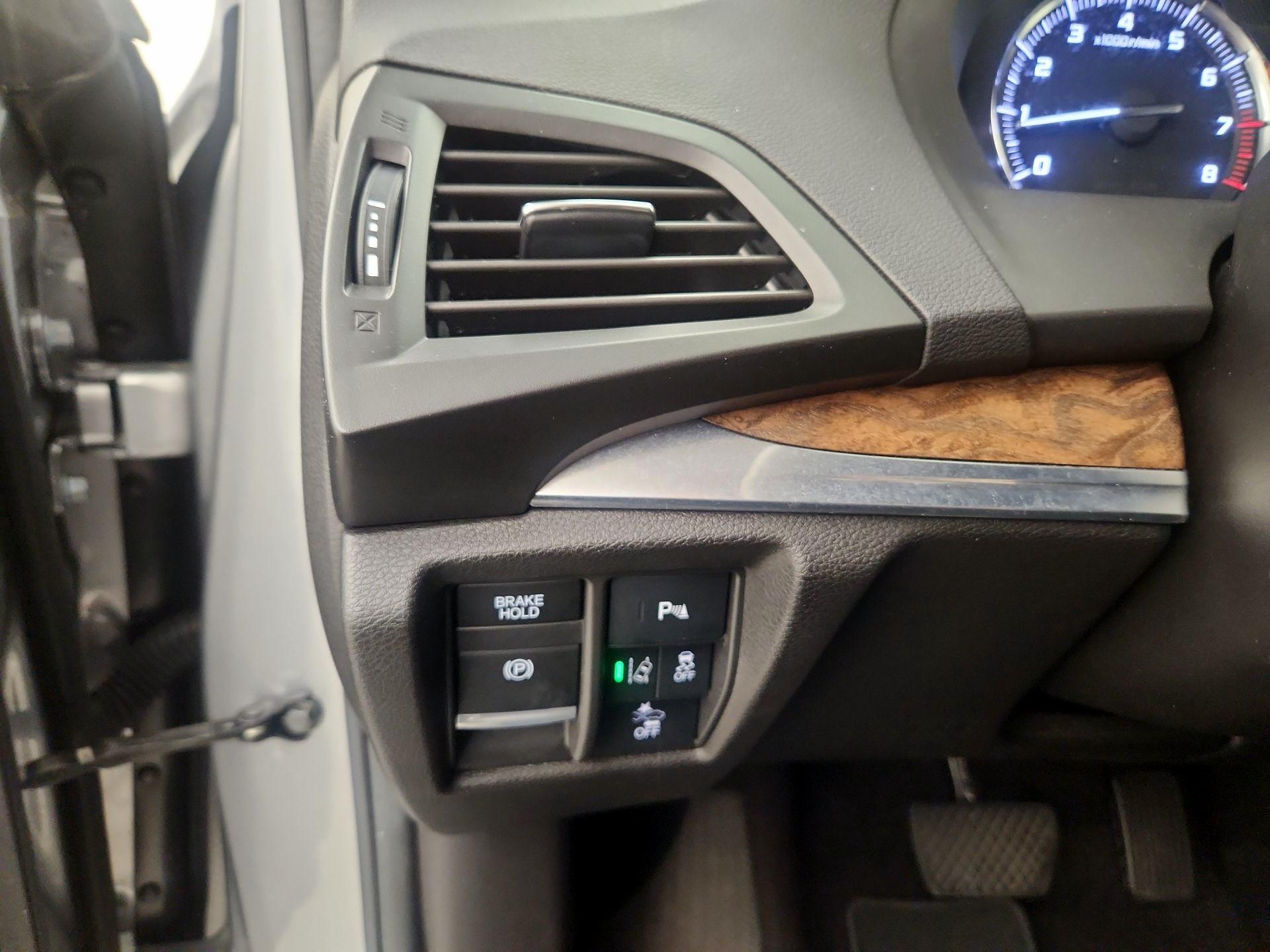 Thumbnail: 2020 Acura MDX - 13