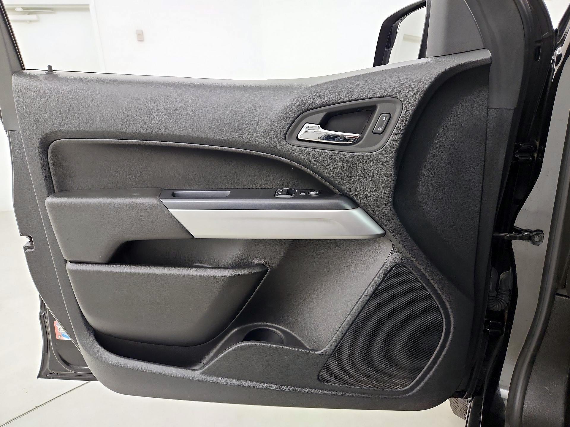 Thumbnail: 2022 Chevrolet Colorado - 12