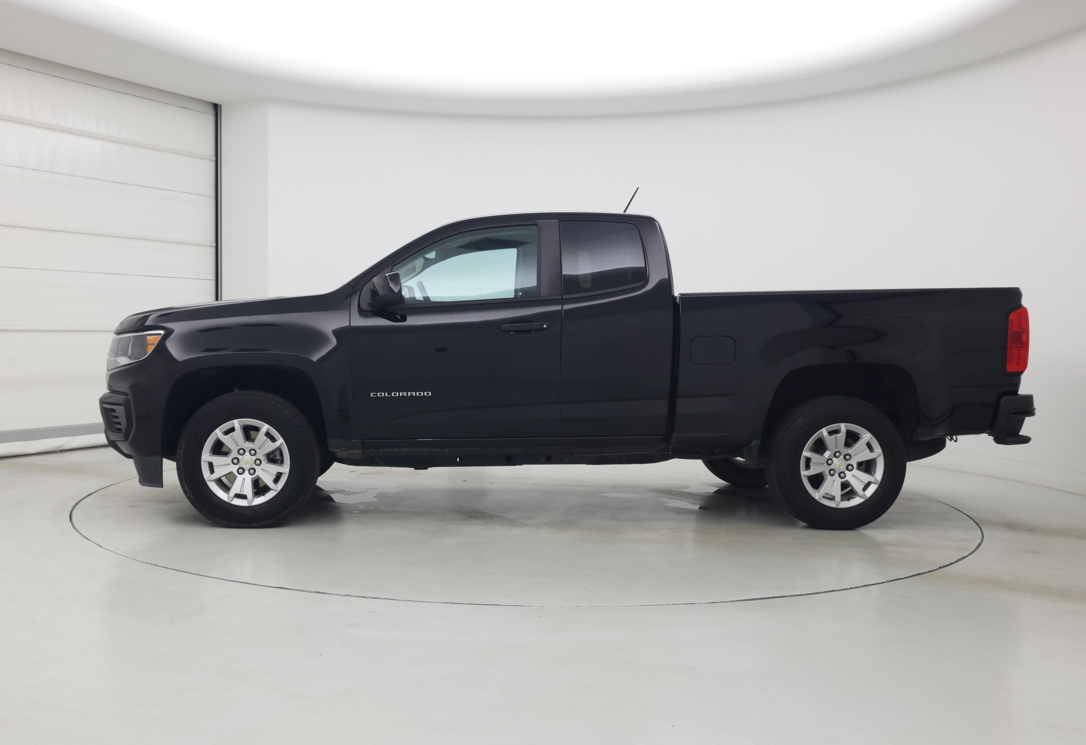 Thumbnail: 2022 Chevrolet Colorado - 3