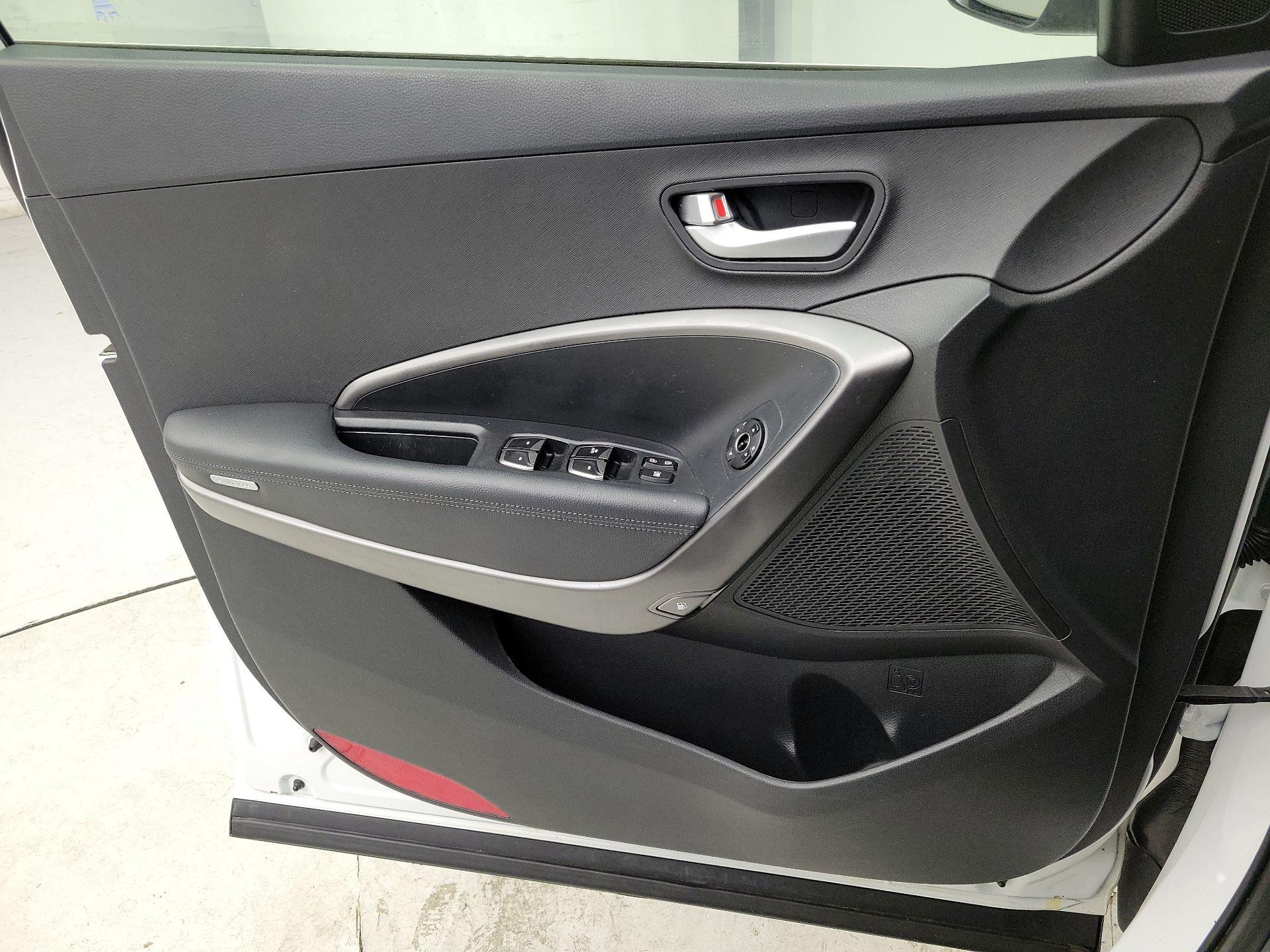Thumbnail: 2013 Hyundai Santa Fe - 12