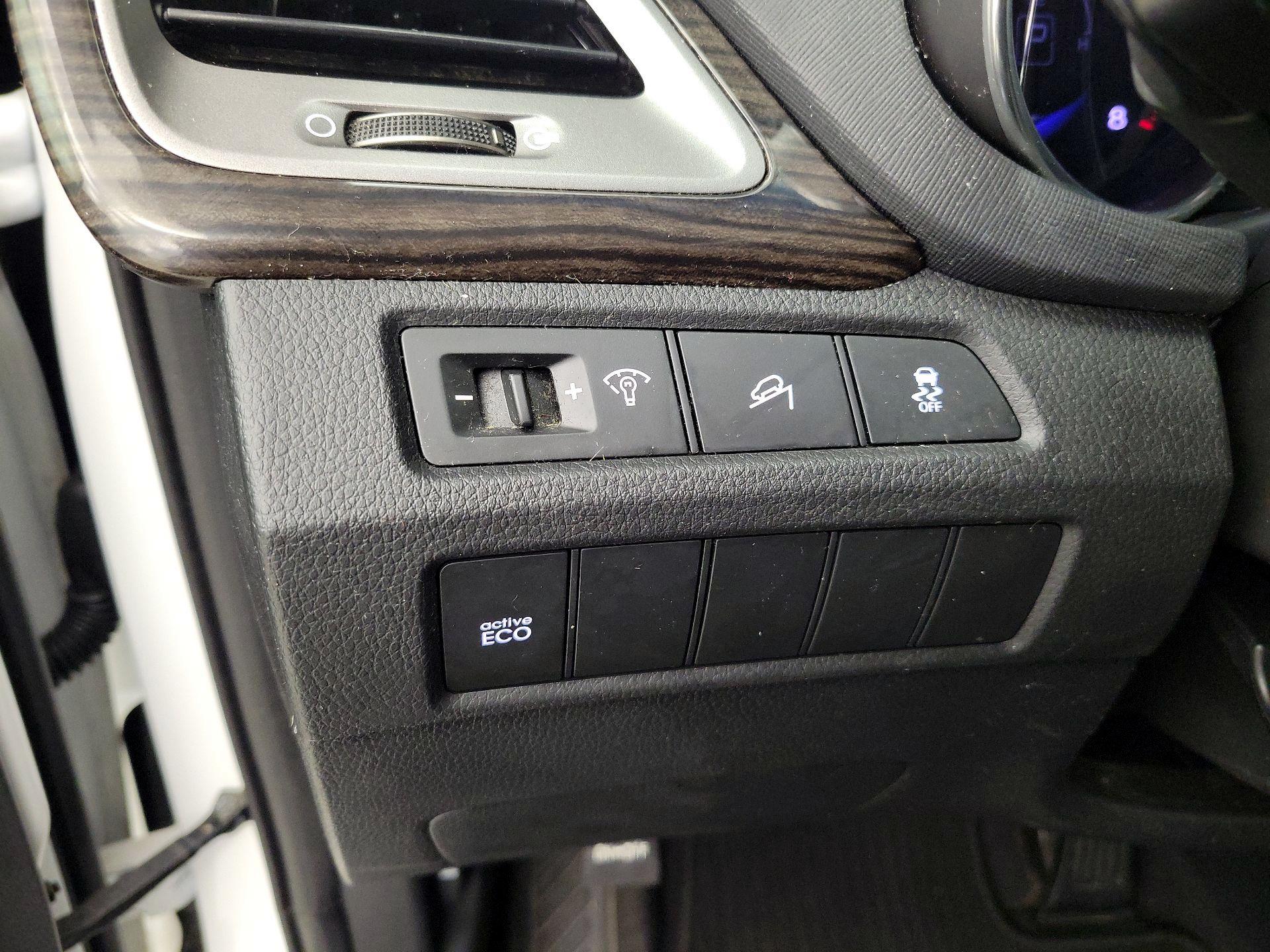 Thumbnail: 2013 Hyundai Santa Fe - 13