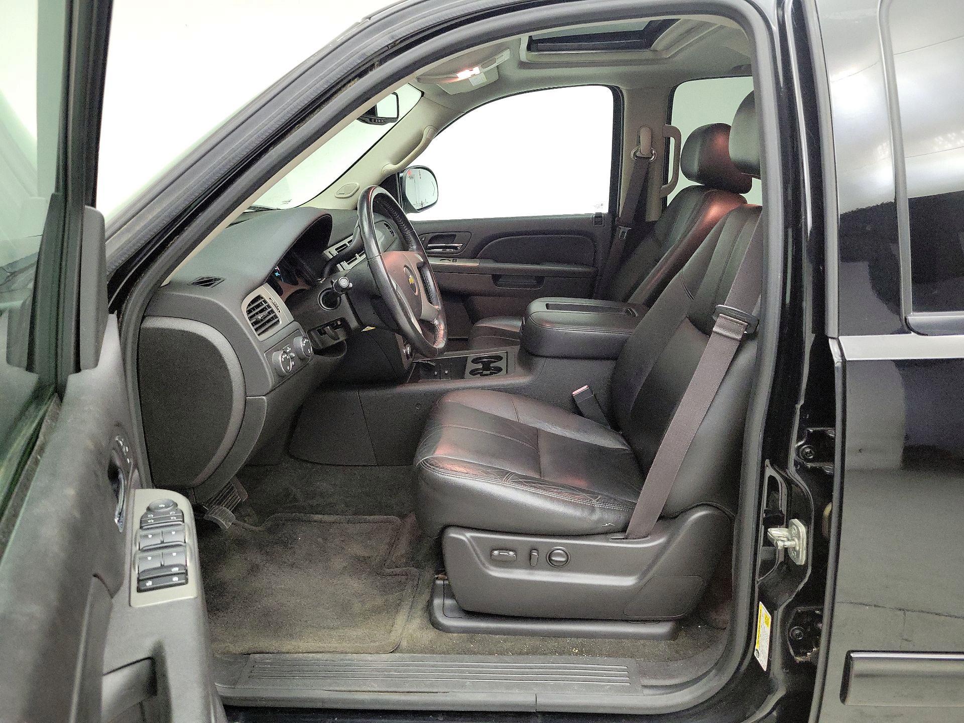 Thumbnail: 2013 Chevrolet Tahoe - 11