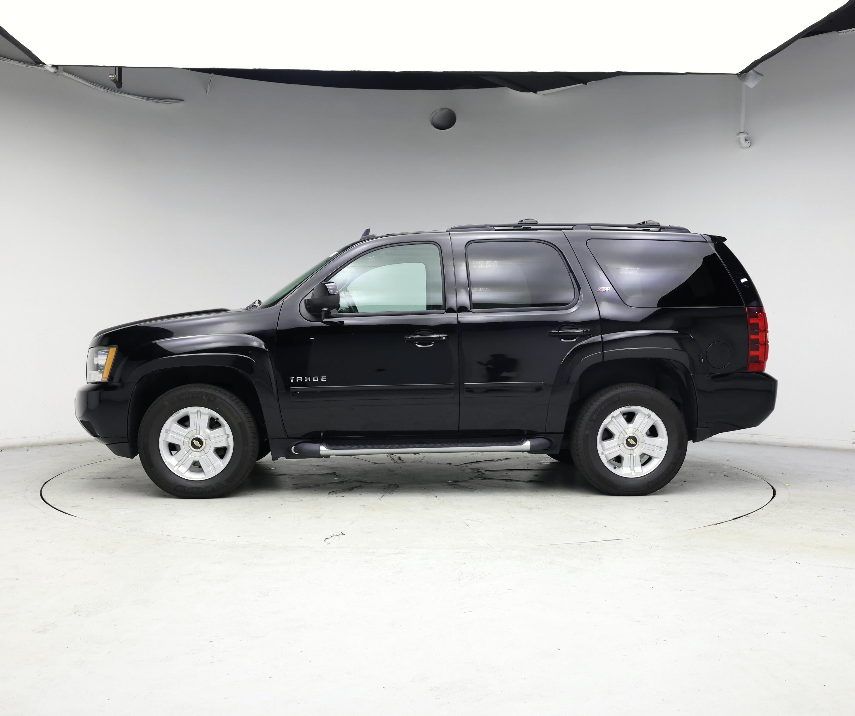 Thumbnail: 2013 Chevrolet Tahoe - 3