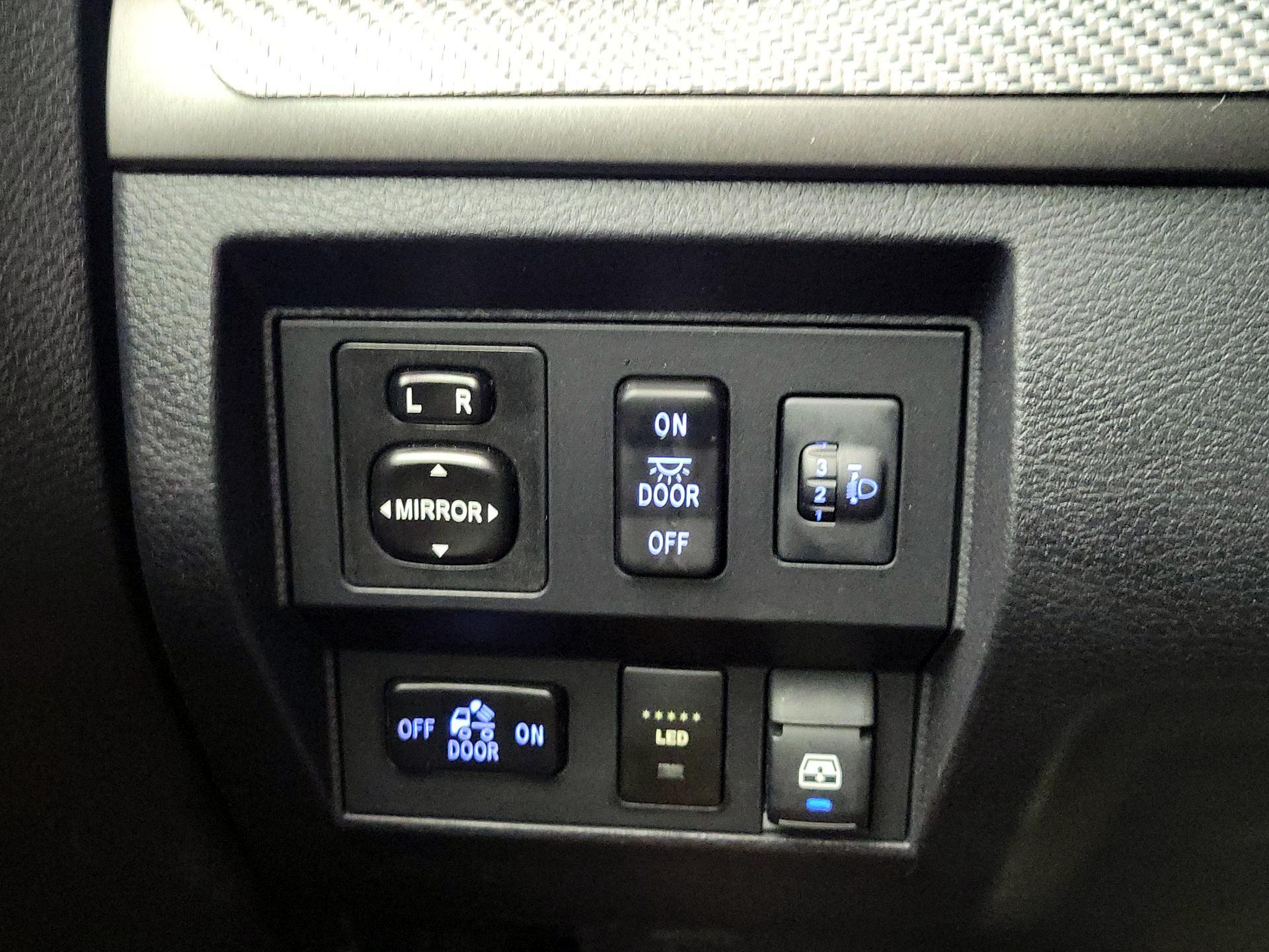 Thumbnail: 2016 Toyota Tundra - 13
