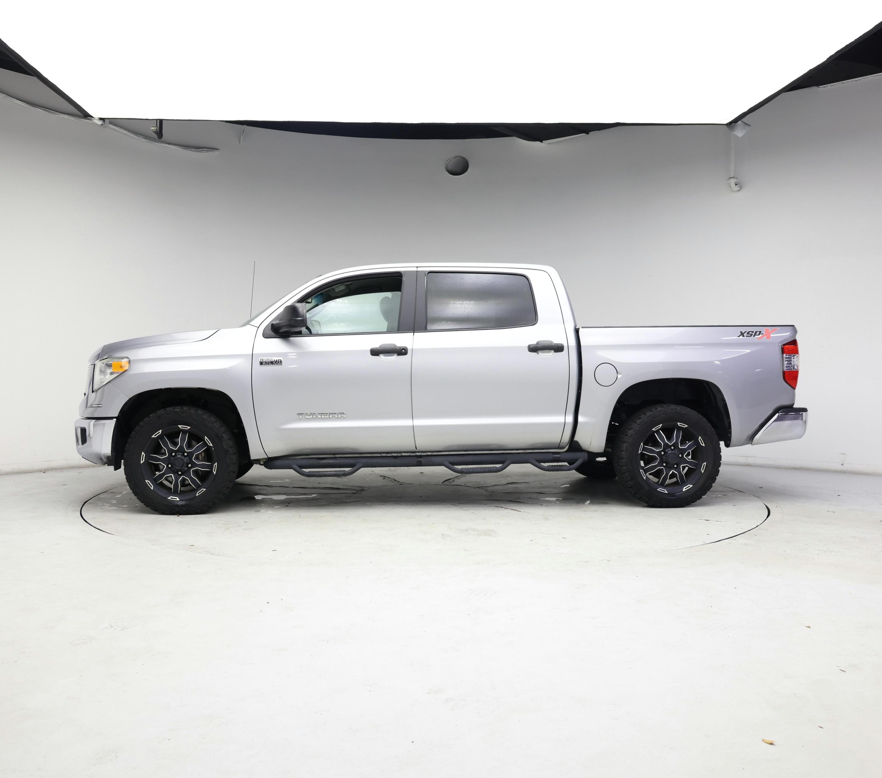 Thumbnail: 2016 Toyota Tundra - 3