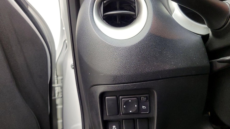 2013 Nissan Juke S 13