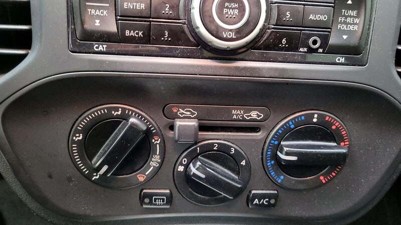 2013 Nissan Juke S 15