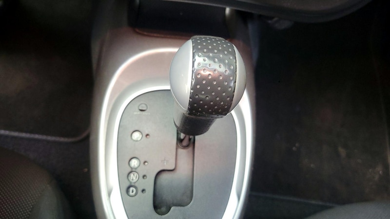 2013 Nissan Juke S 16