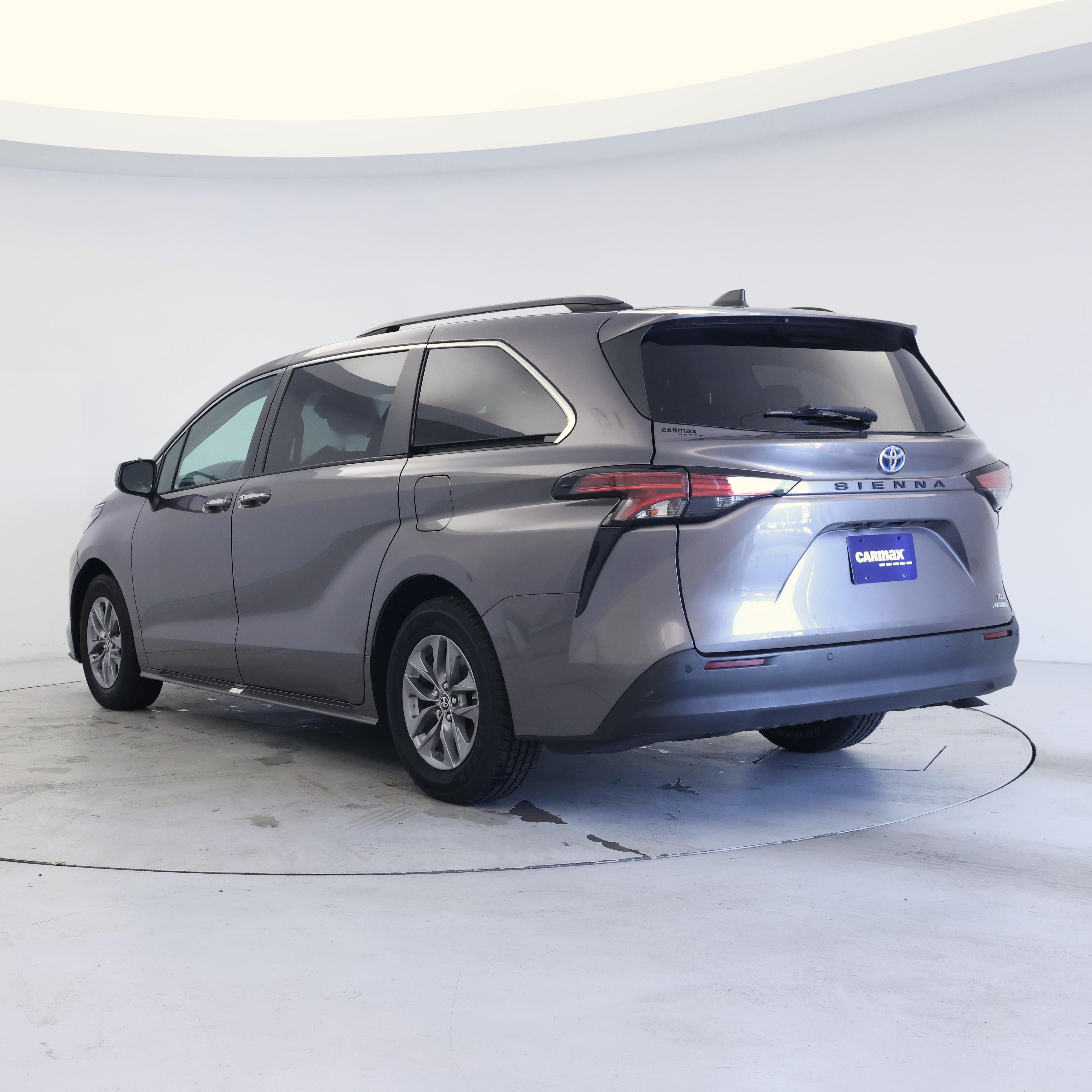 Thumbnail: 2022 Toyota Sienna - 2