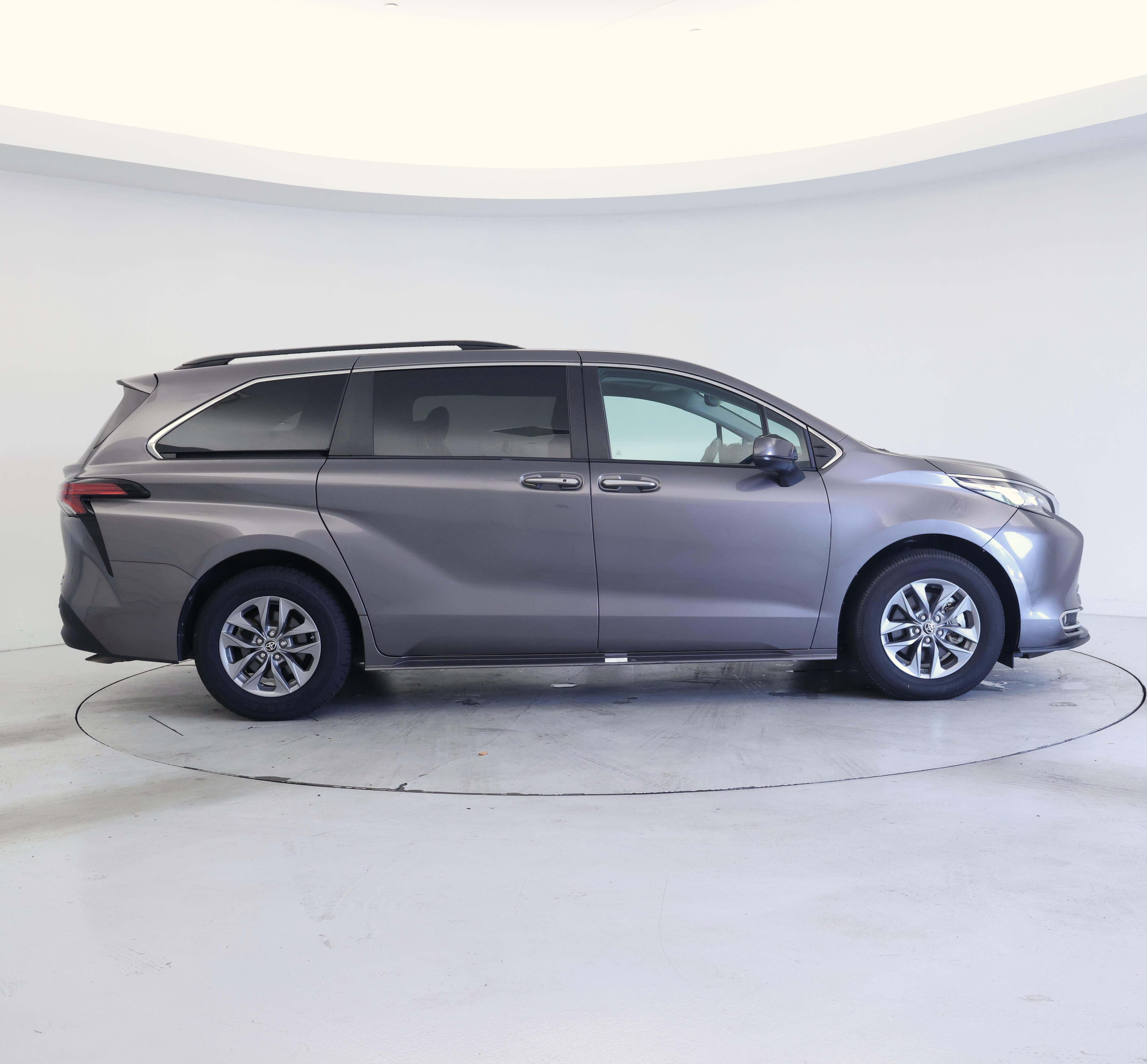 Thumbnail: 2022 Toyota Sienna - 7