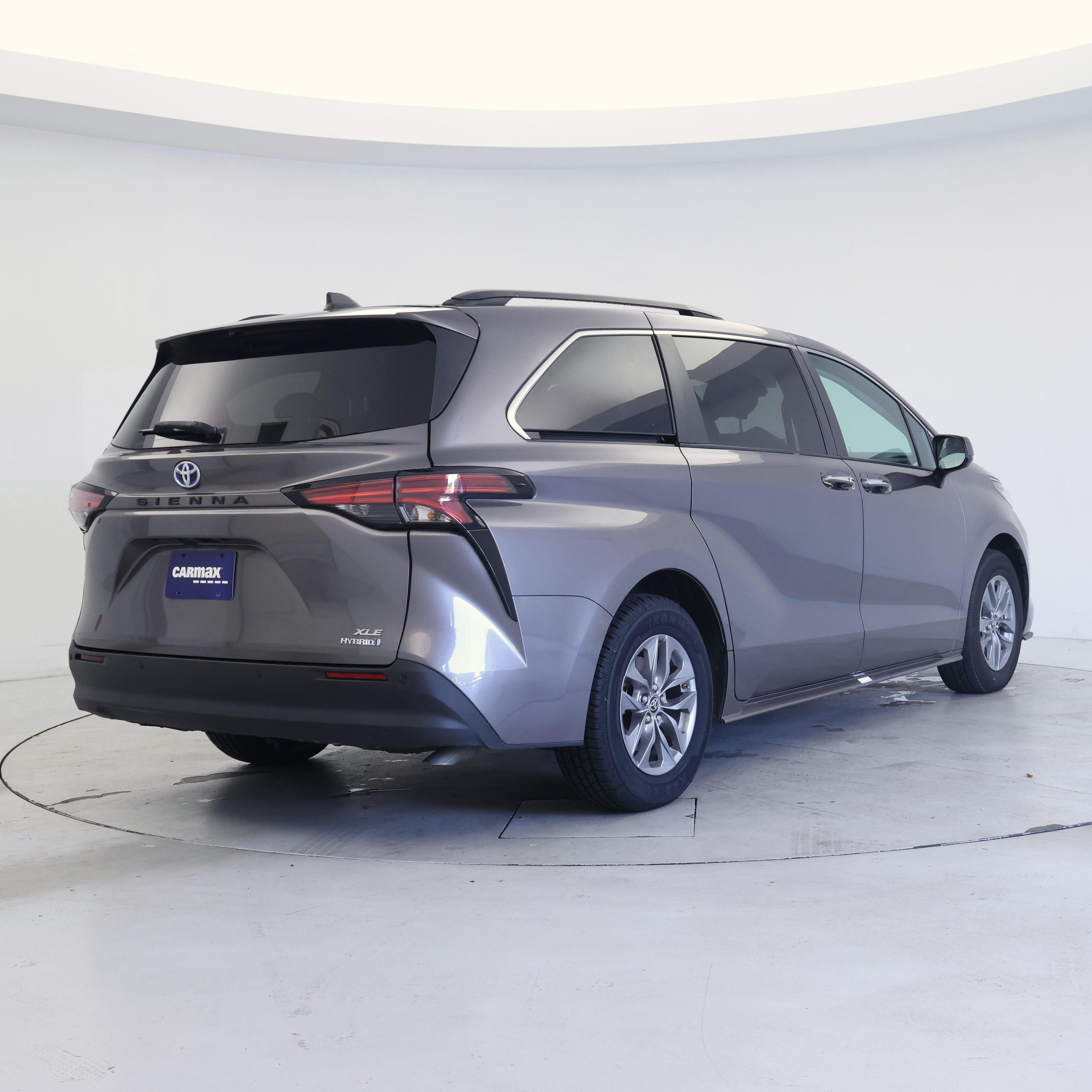 Thumbnail: 2022 Toyota Sienna - 8