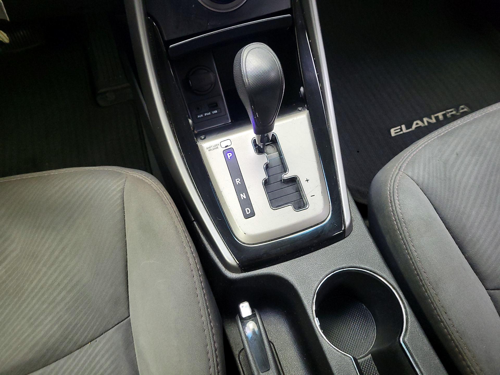 Thumbnail: 2013 Hyundai Elantra - 16