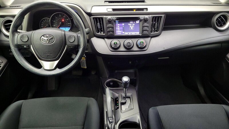 2016 Toyota RAV4 LE 9