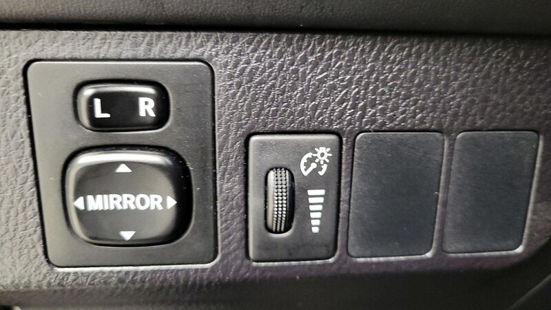 2016 Toyota RAV4 LE 13