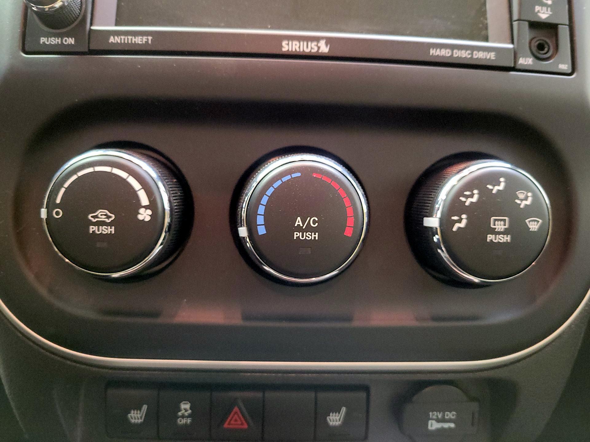 Thumbnail: 2014 Jeep Compass - 14