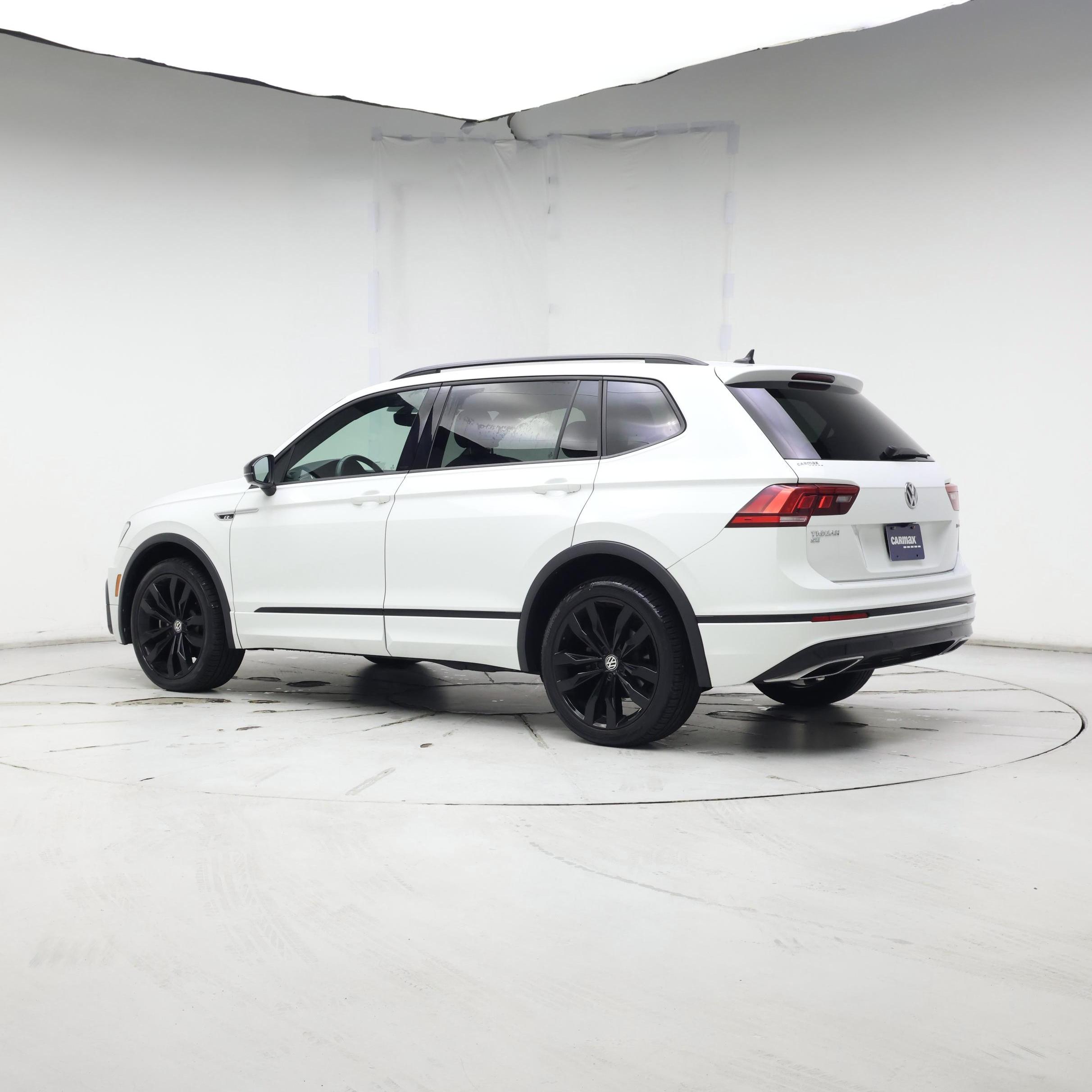 Thumbnail: 2021 Volkswagen Tiguan - 2