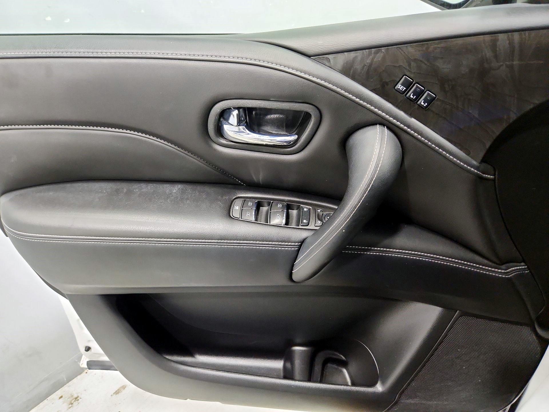 Thumbnail: 2023 INFINITI QX80 - 12