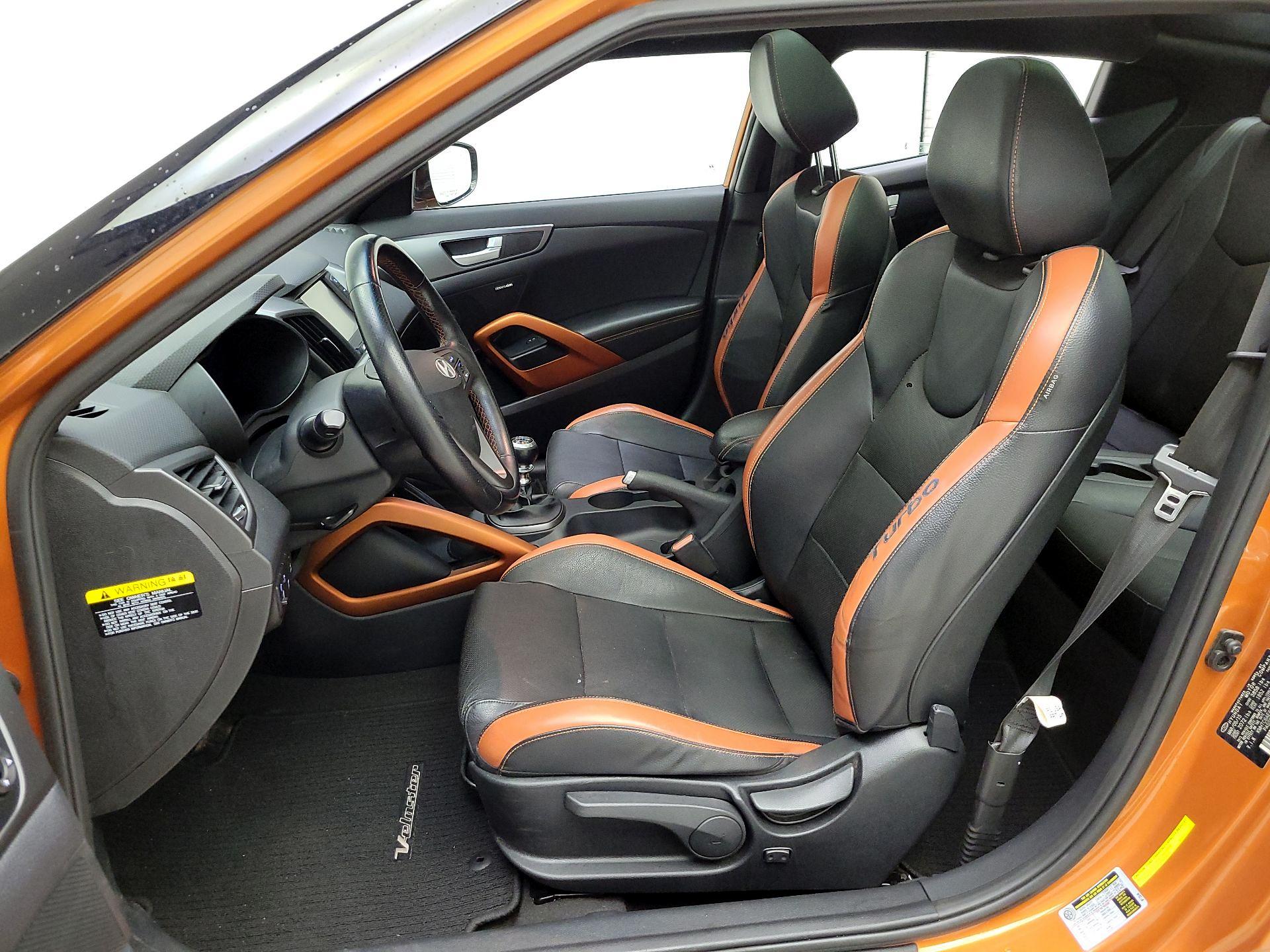 Thumbnail: 2016 Hyundai Veloster - 11
