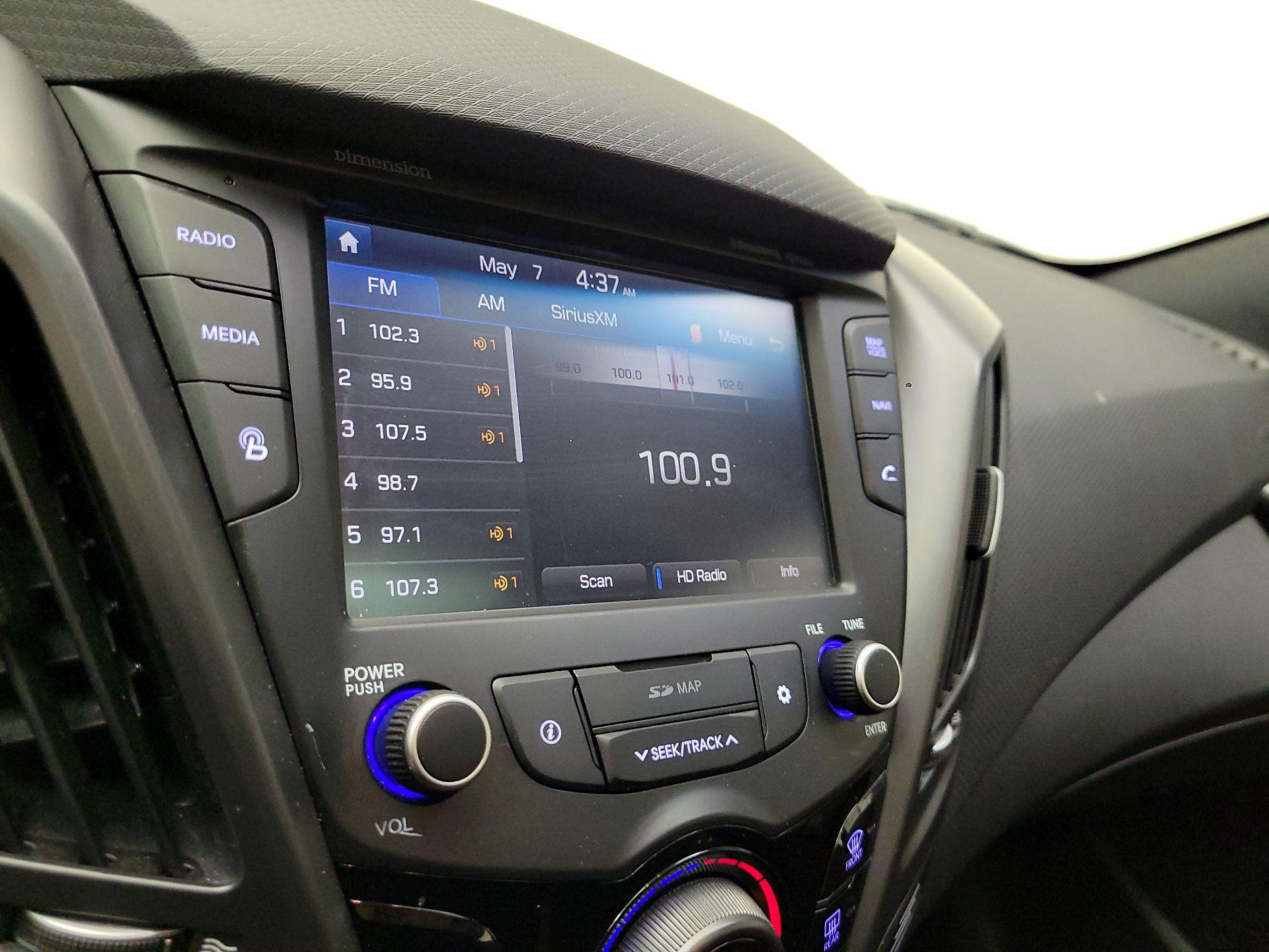 Thumbnail: 2016 Hyundai Veloster - 15