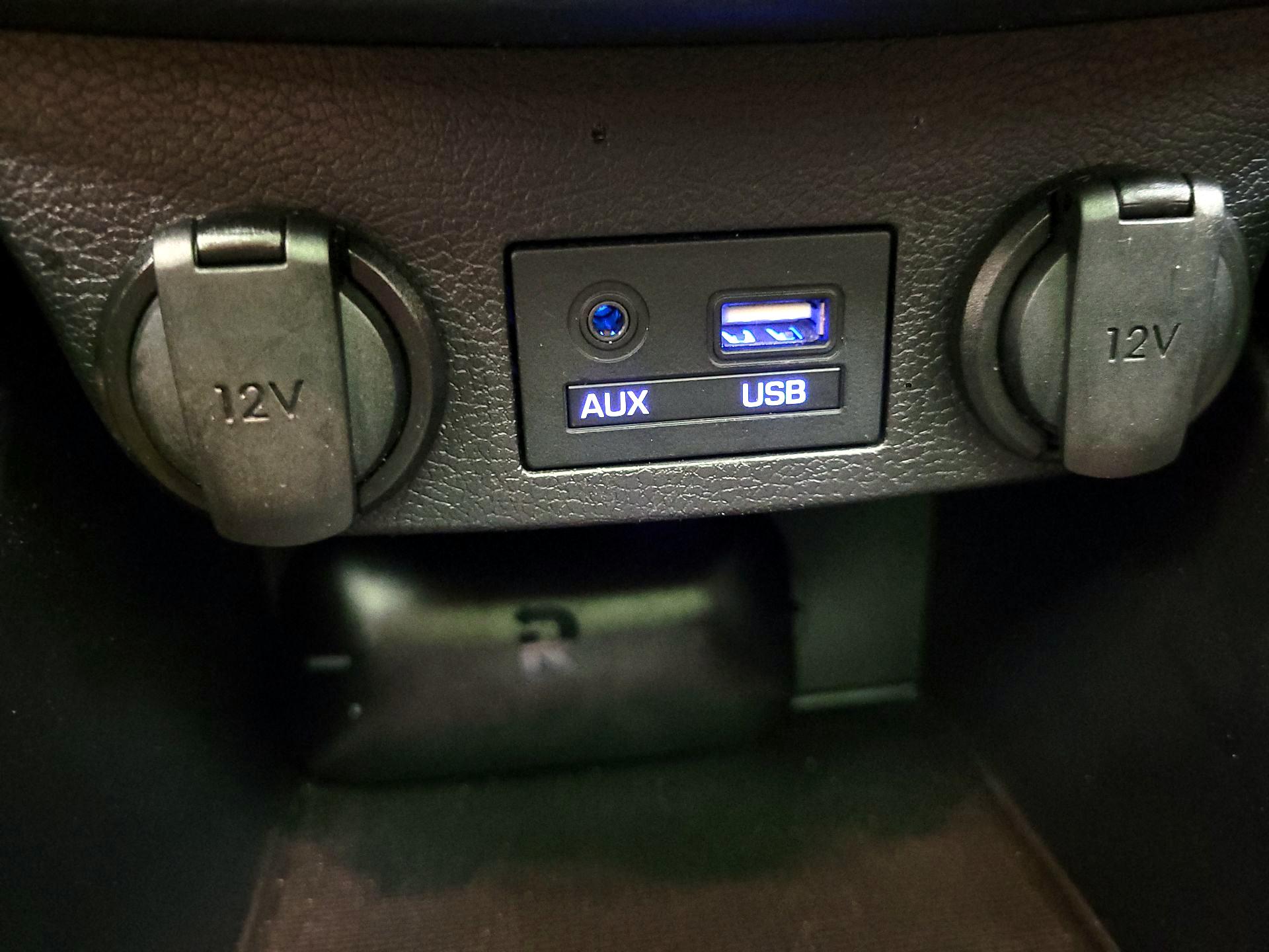 Thumbnail: 2016 Hyundai Veloster - 18