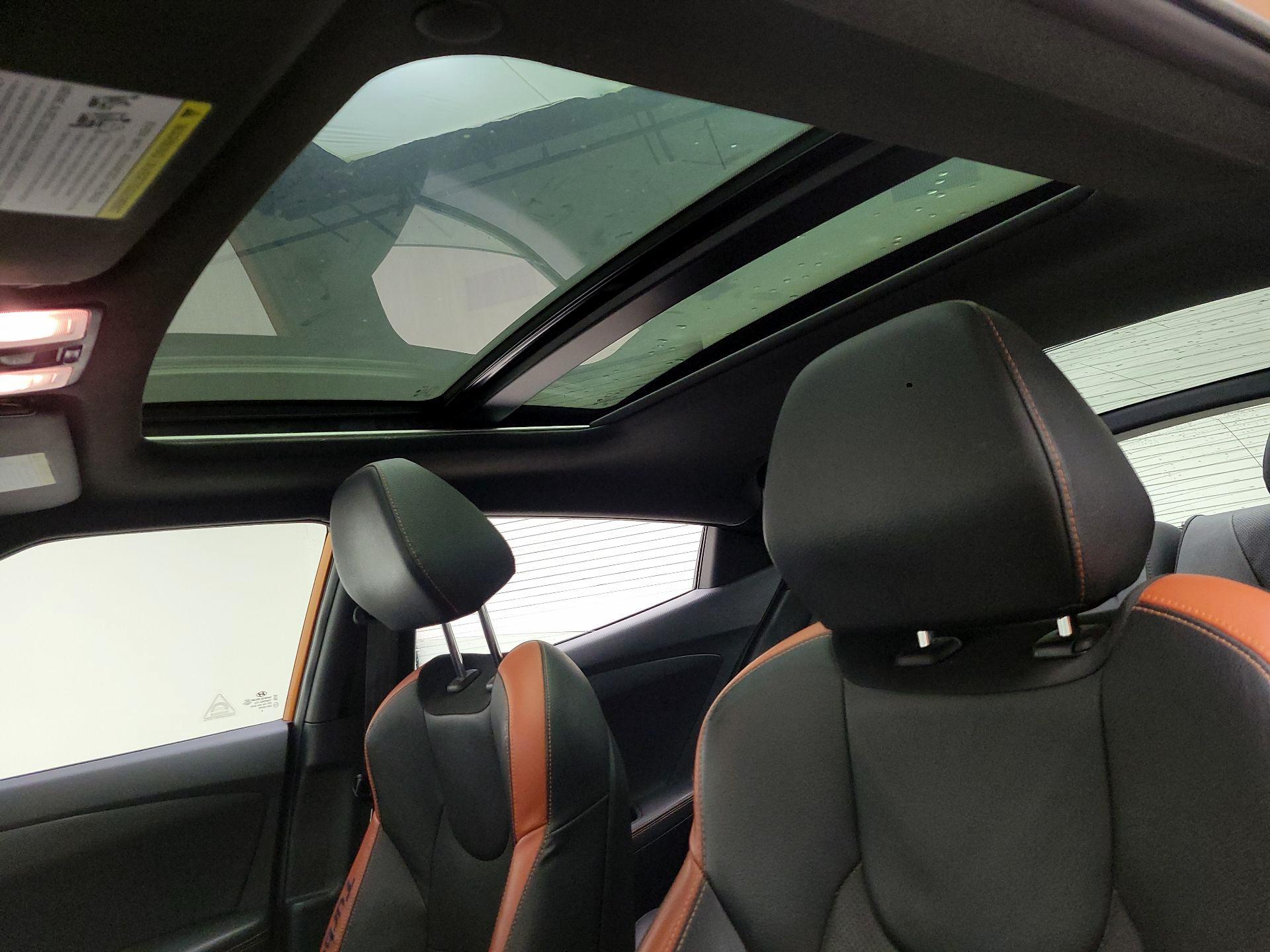 Thumbnail: 2016 Hyundai Veloster - 19