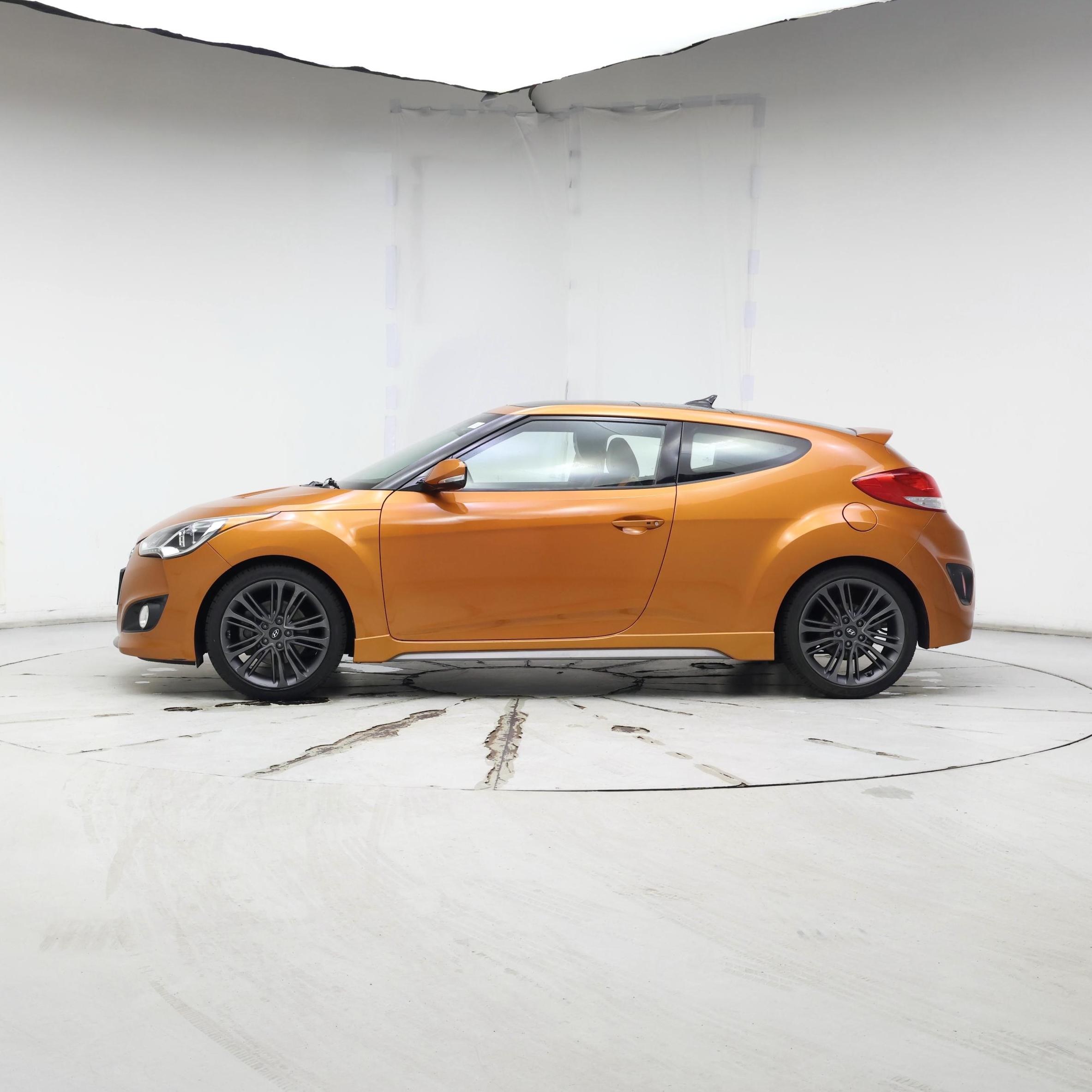 Thumbnail: 2016 Hyundai Veloster - 3