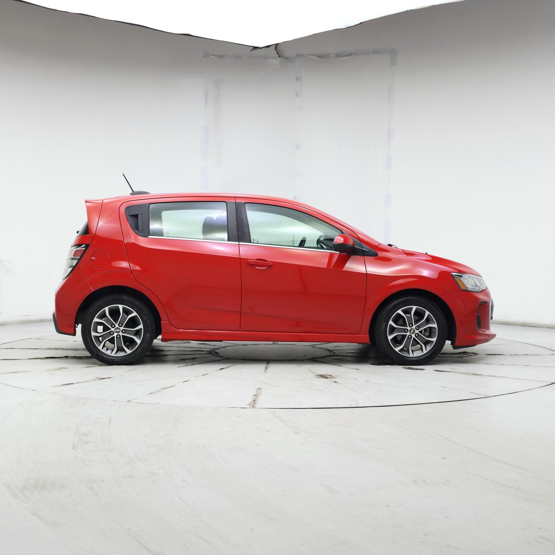 Thumbnail: 2017 Chevrolet Sonic - 7