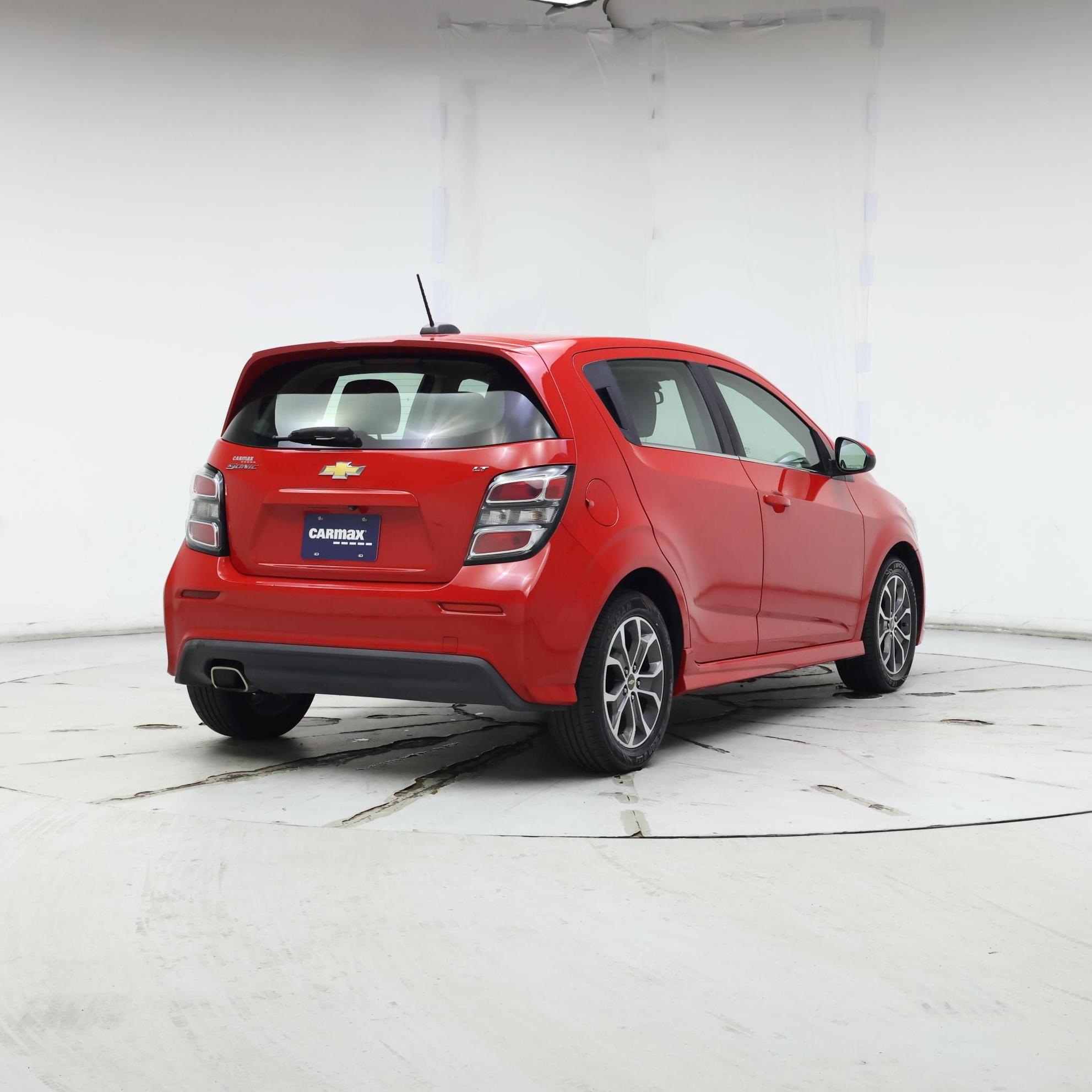 Thumbnail: 2017 Chevrolet Sonic - 8