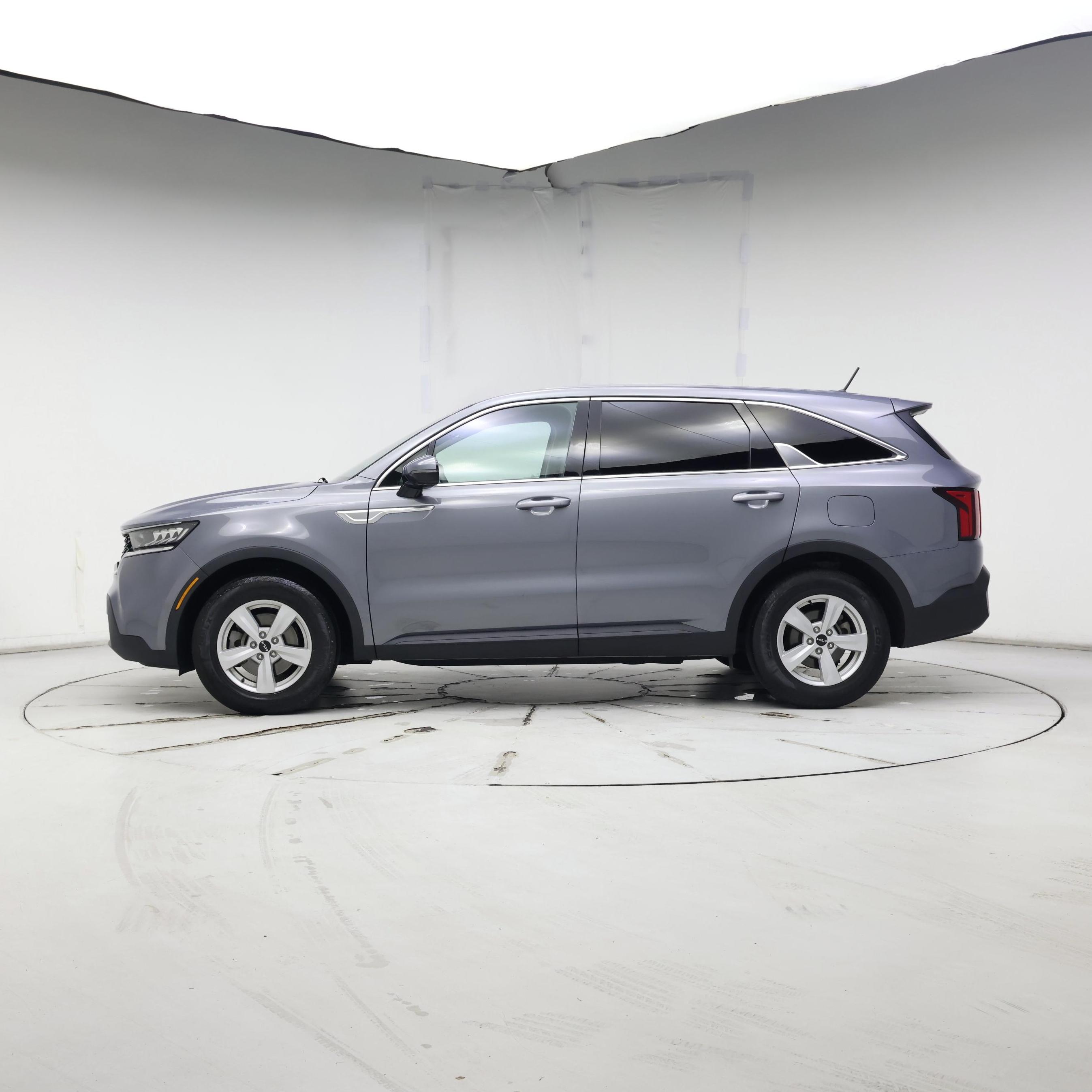 Thumbnail: 2023 Kia Sorento - 3