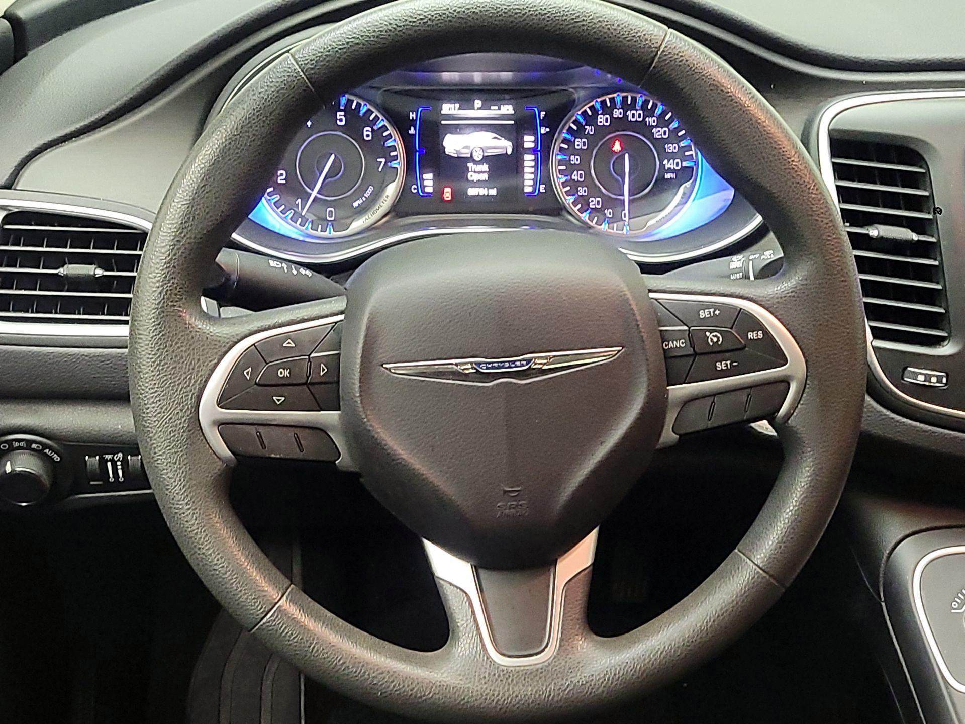 Thumbnail: 2015 Chrysler 200 - 10