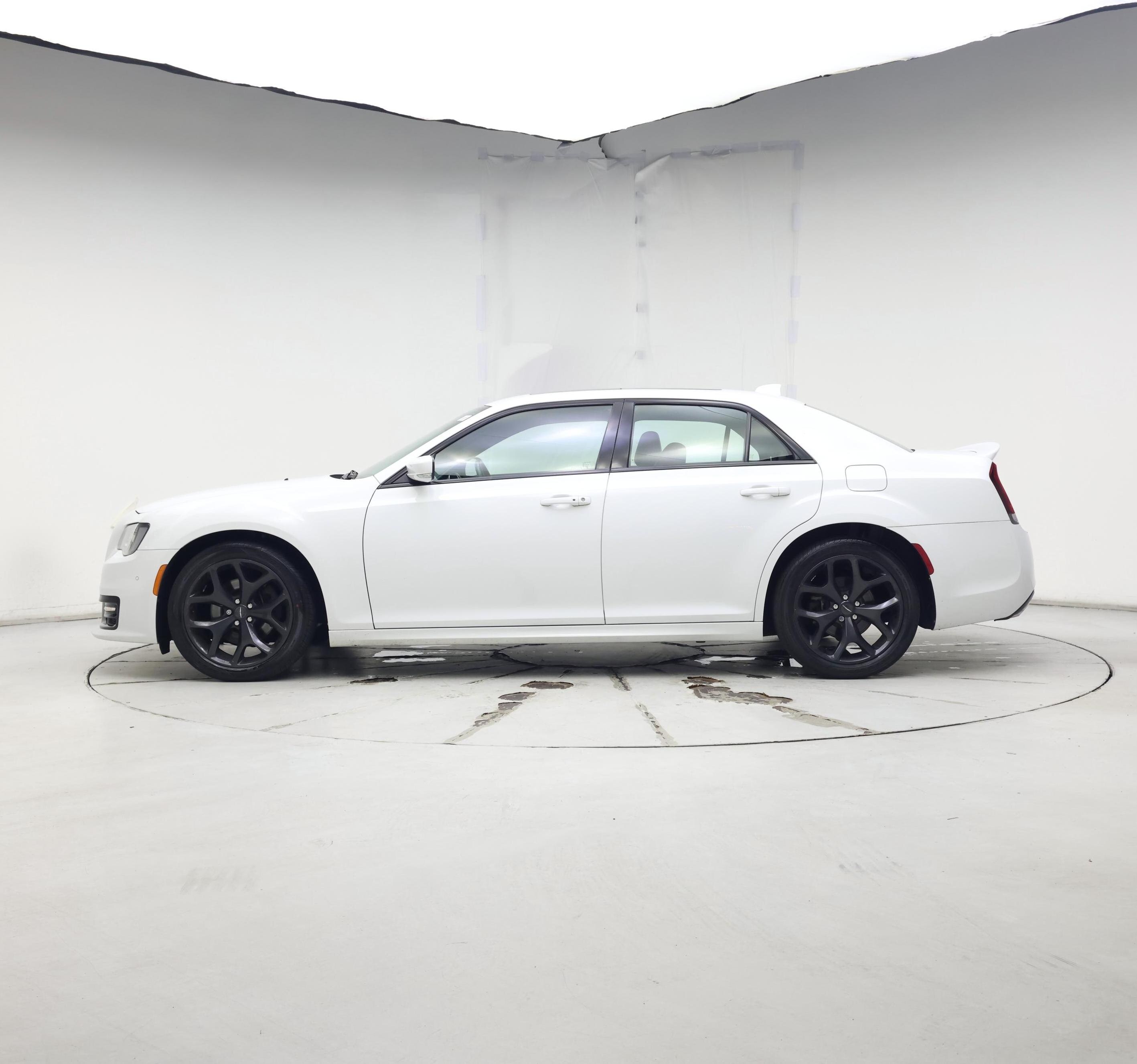 Thumbnail: 2021 Chrysler 300 - 3