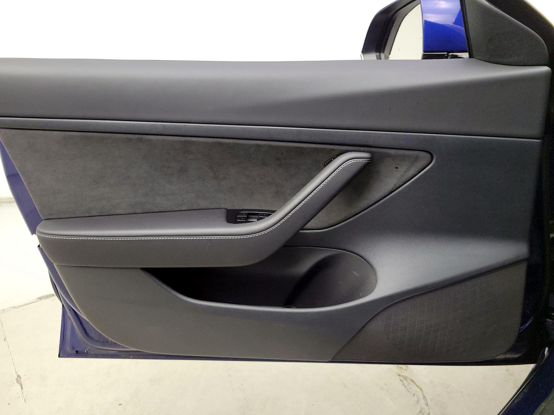 Thumbnail: 2020 Tesla Model 3 - 12