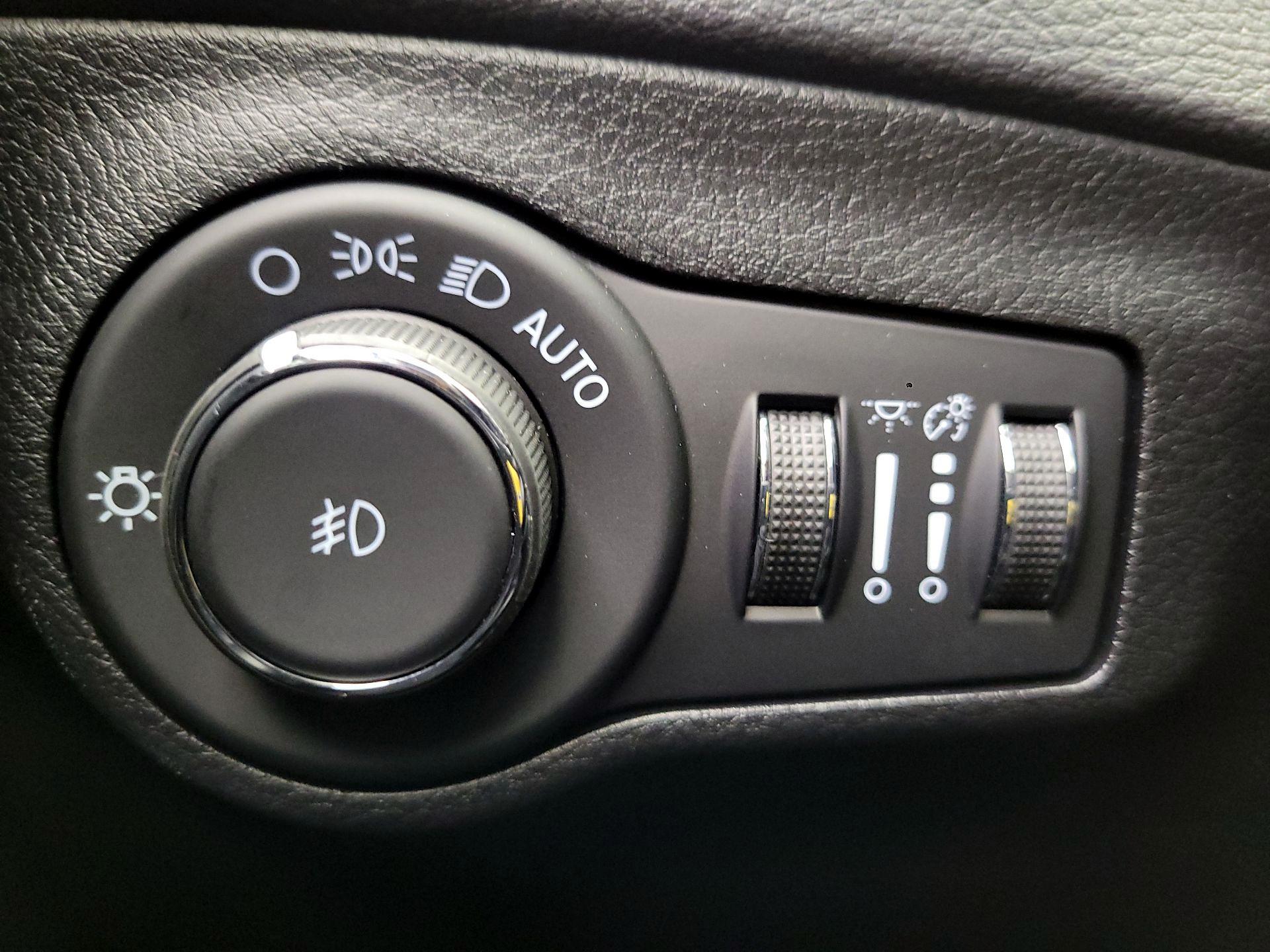 Thumbnail: 2021 Jeep Compass - 13